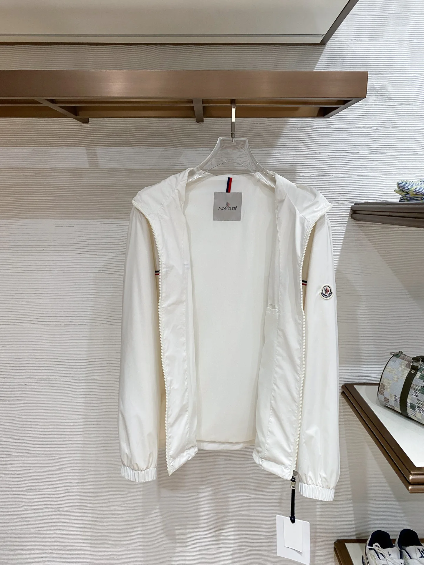 Куртки И Пуховики Мужские Moncler 2385911