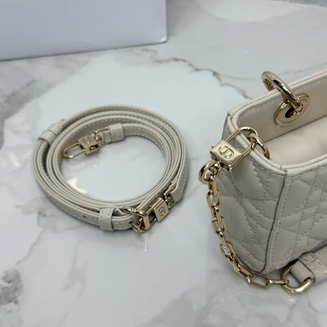 Классические Сумки Женские Christian Dior 17601435