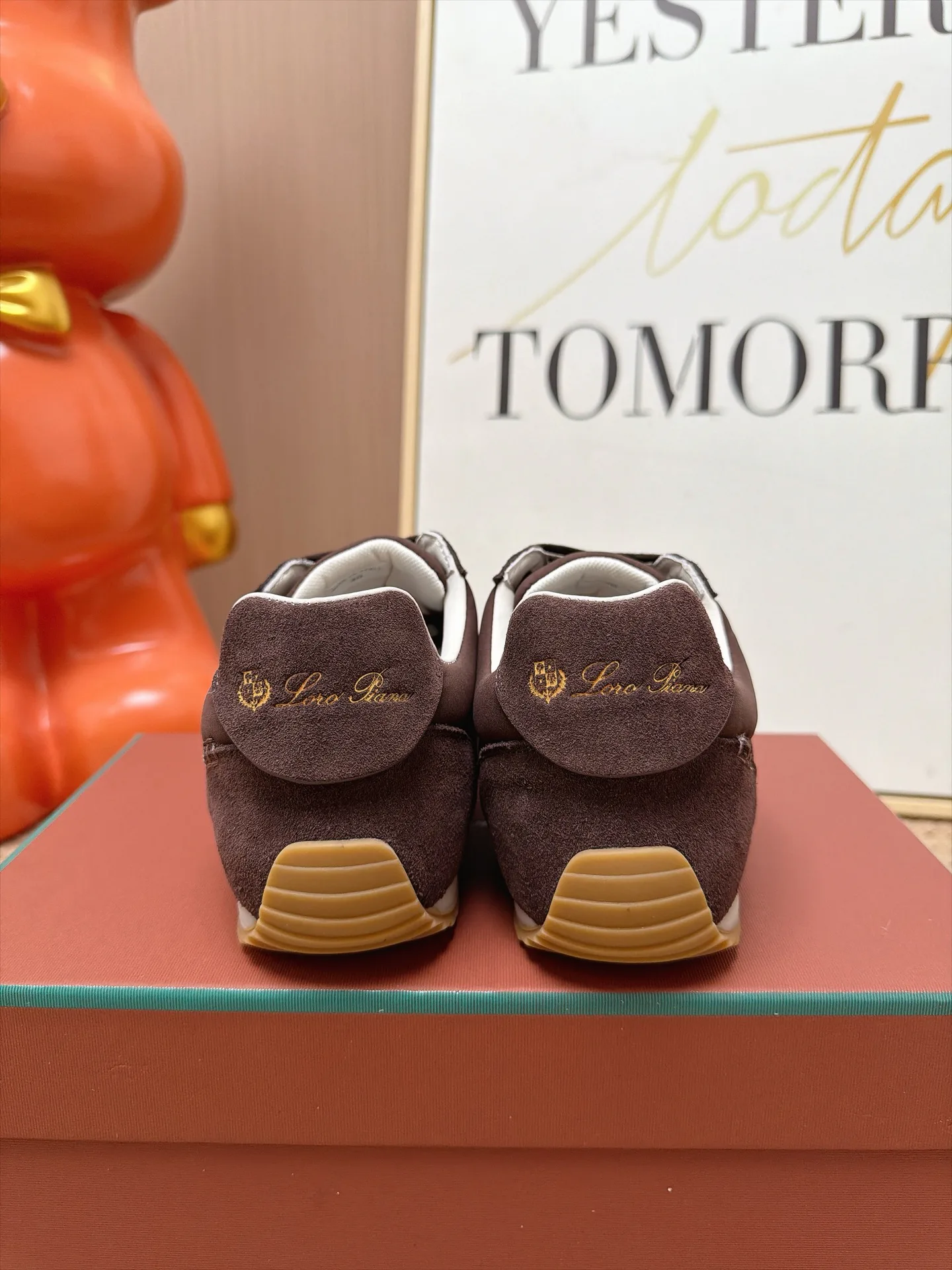 Кроссовки Женские Loro Piana 18239749