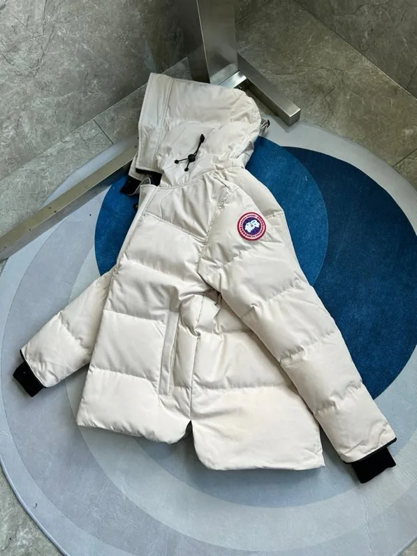 Куртки И Пуховики Женские Canada Goose 18111610