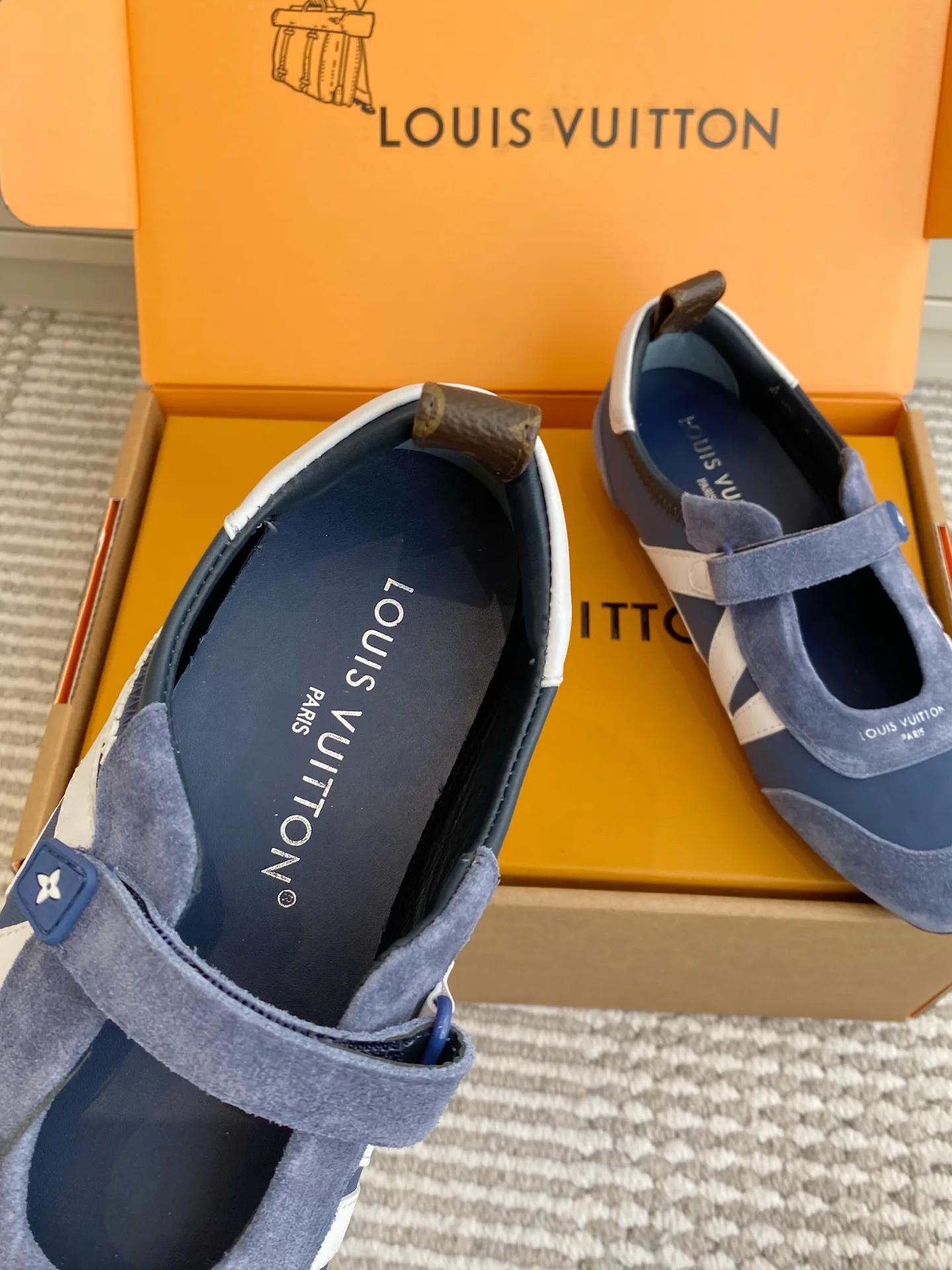 Кроссовки Женские Louis Vuitton 11304080