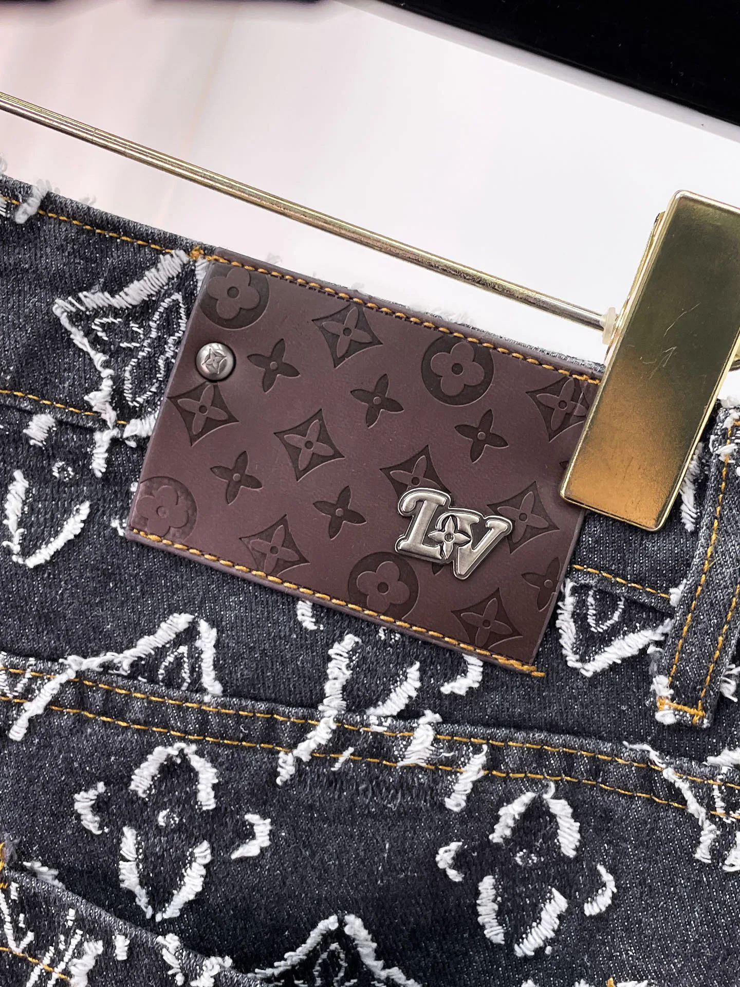 Джинсы Мужские Louis Vuitton 18499644