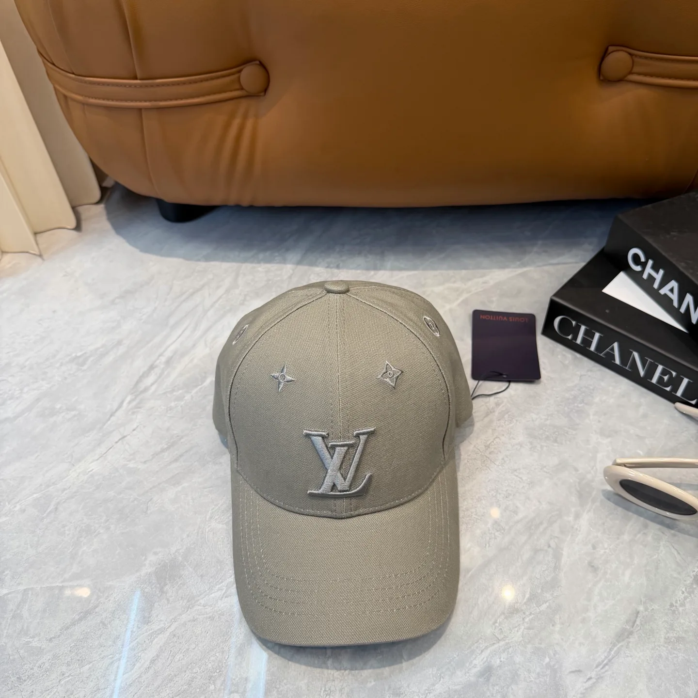 Головные Уборы Louis Vuitton 17467590