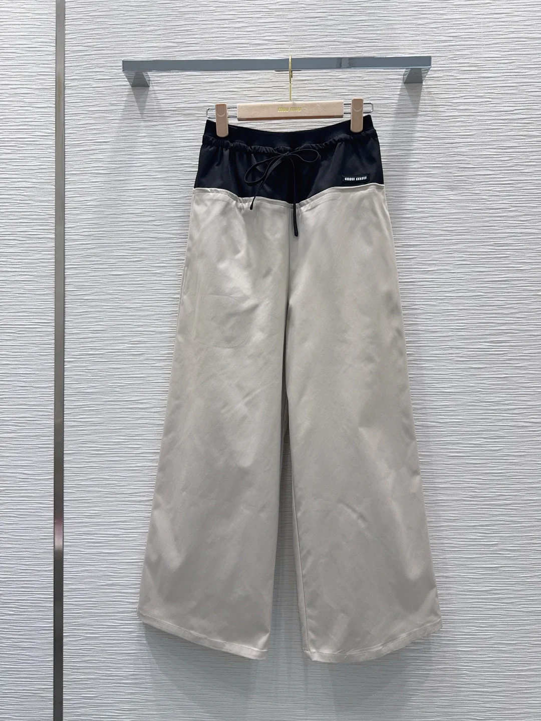 Брюки Женские Miu Miu 18388630