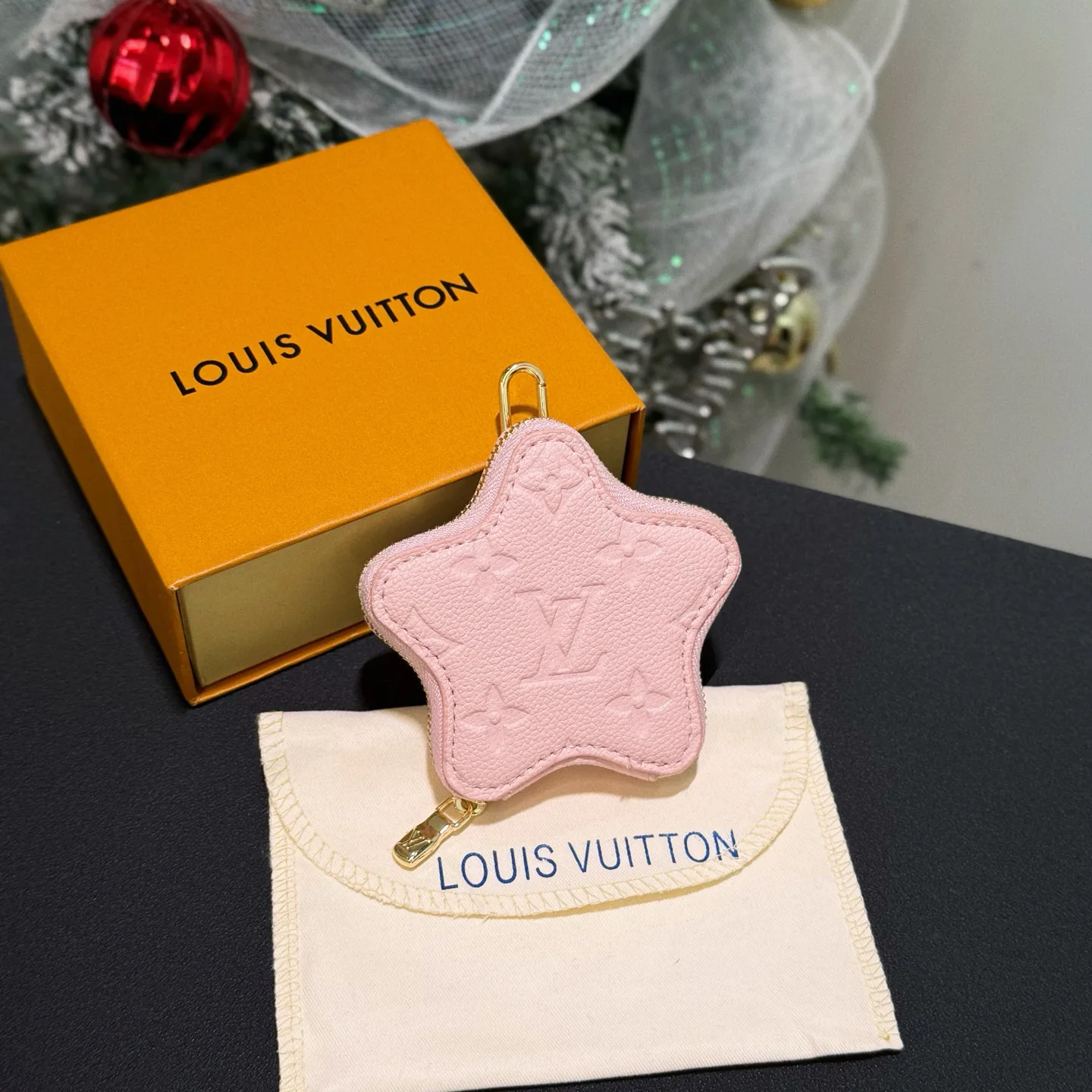 Клатчи Женские Louis Vuitton 10418860