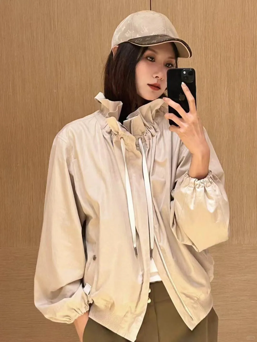 Куртки И Пуховики Женские Louis Vuitton 95310