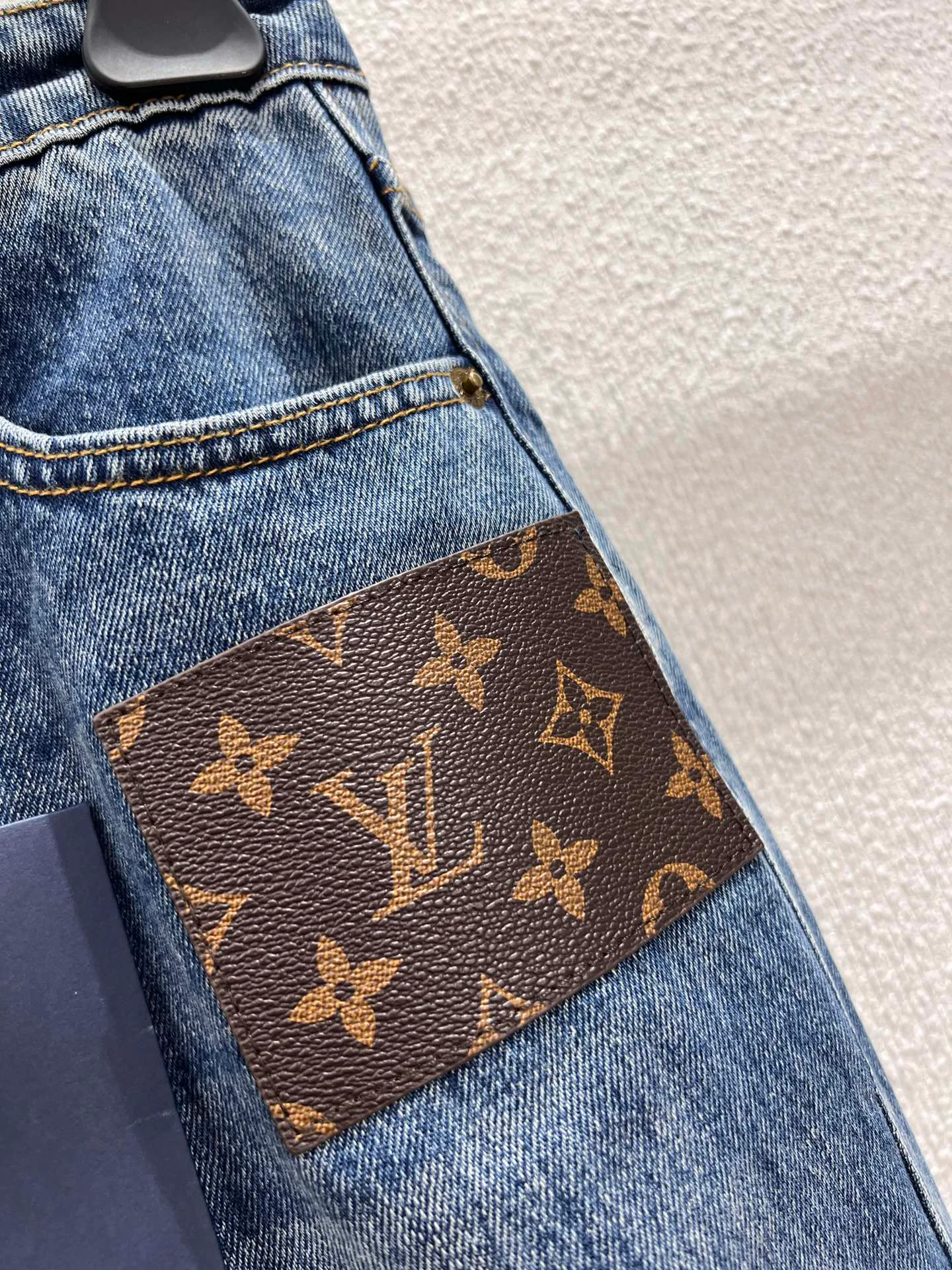 Джинсы Женские Louis Vuitton 5706192