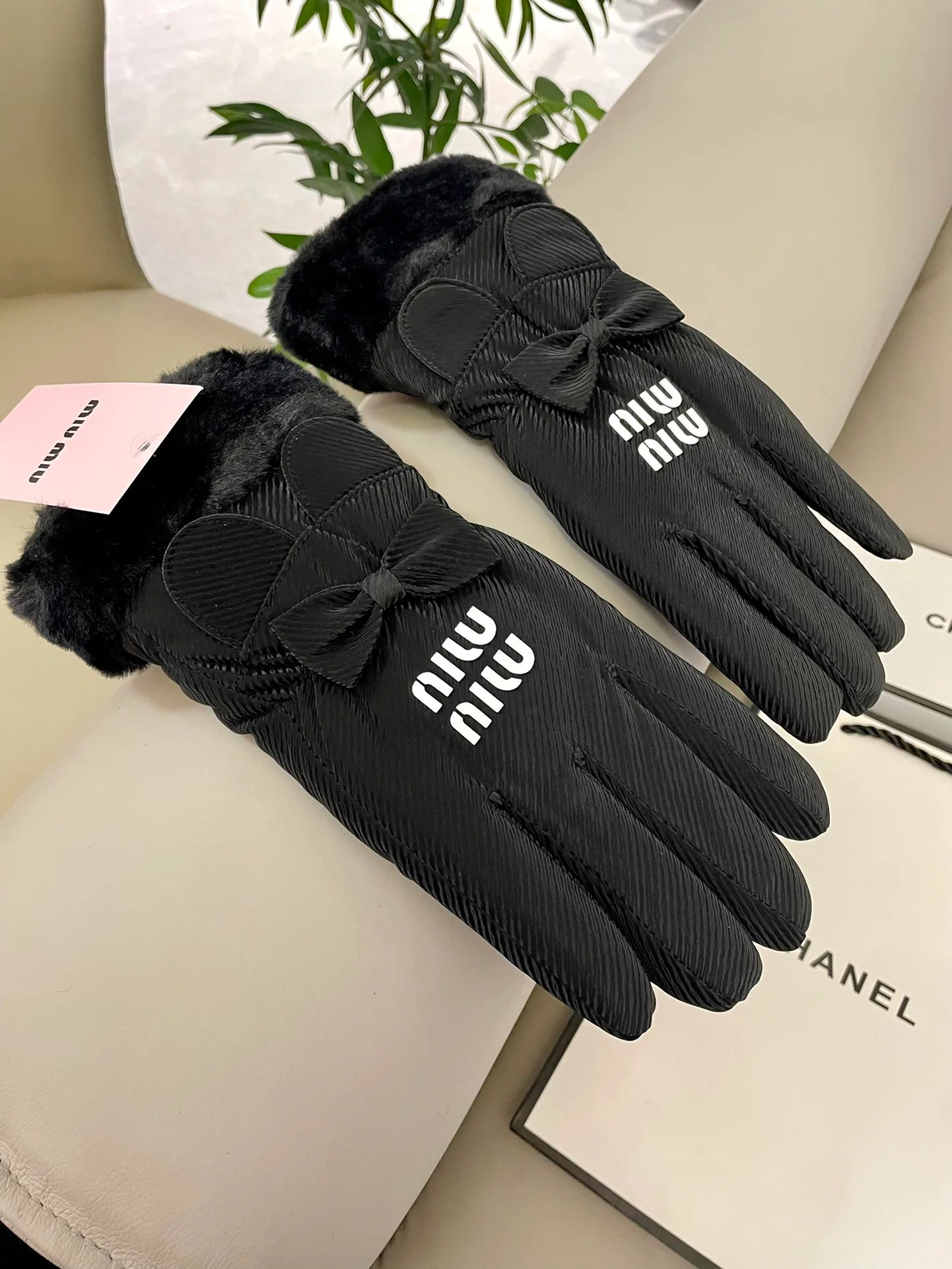 Перчатки Miu Miu 262322