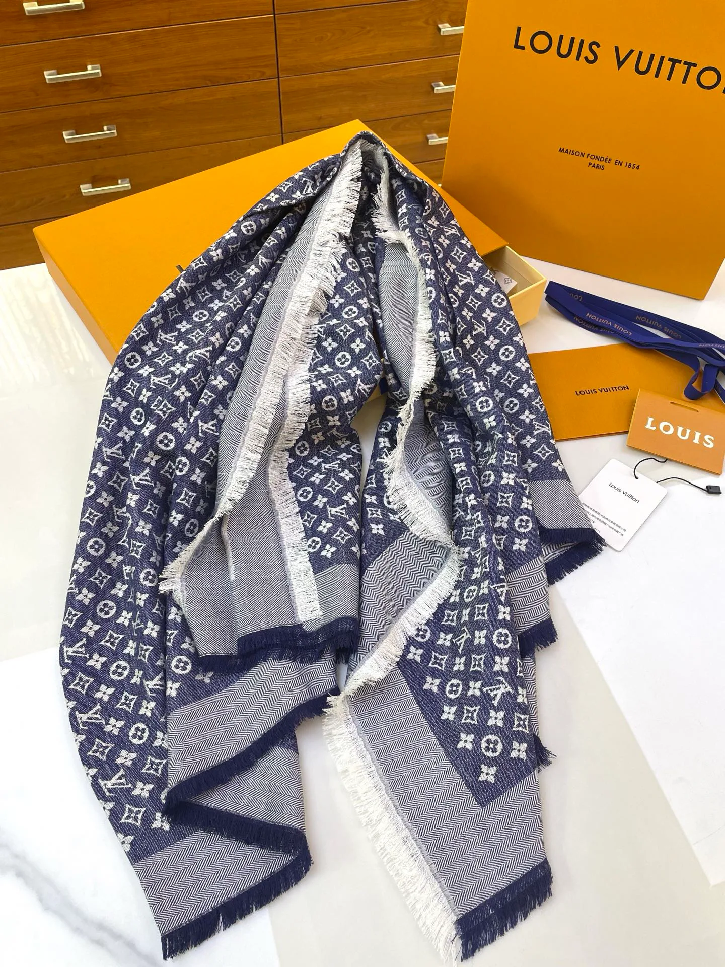 Шарфы Louis Vuitton 104655