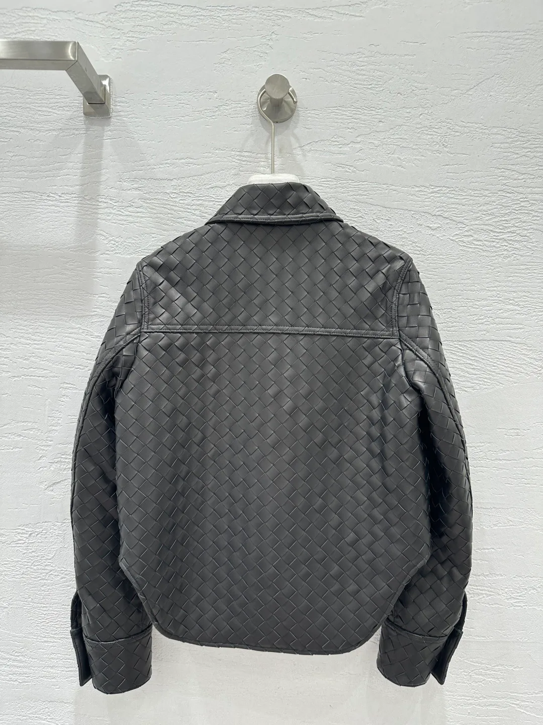 Кожаные Куртки И Дублёнки Женские Bottega Veneta 13557786