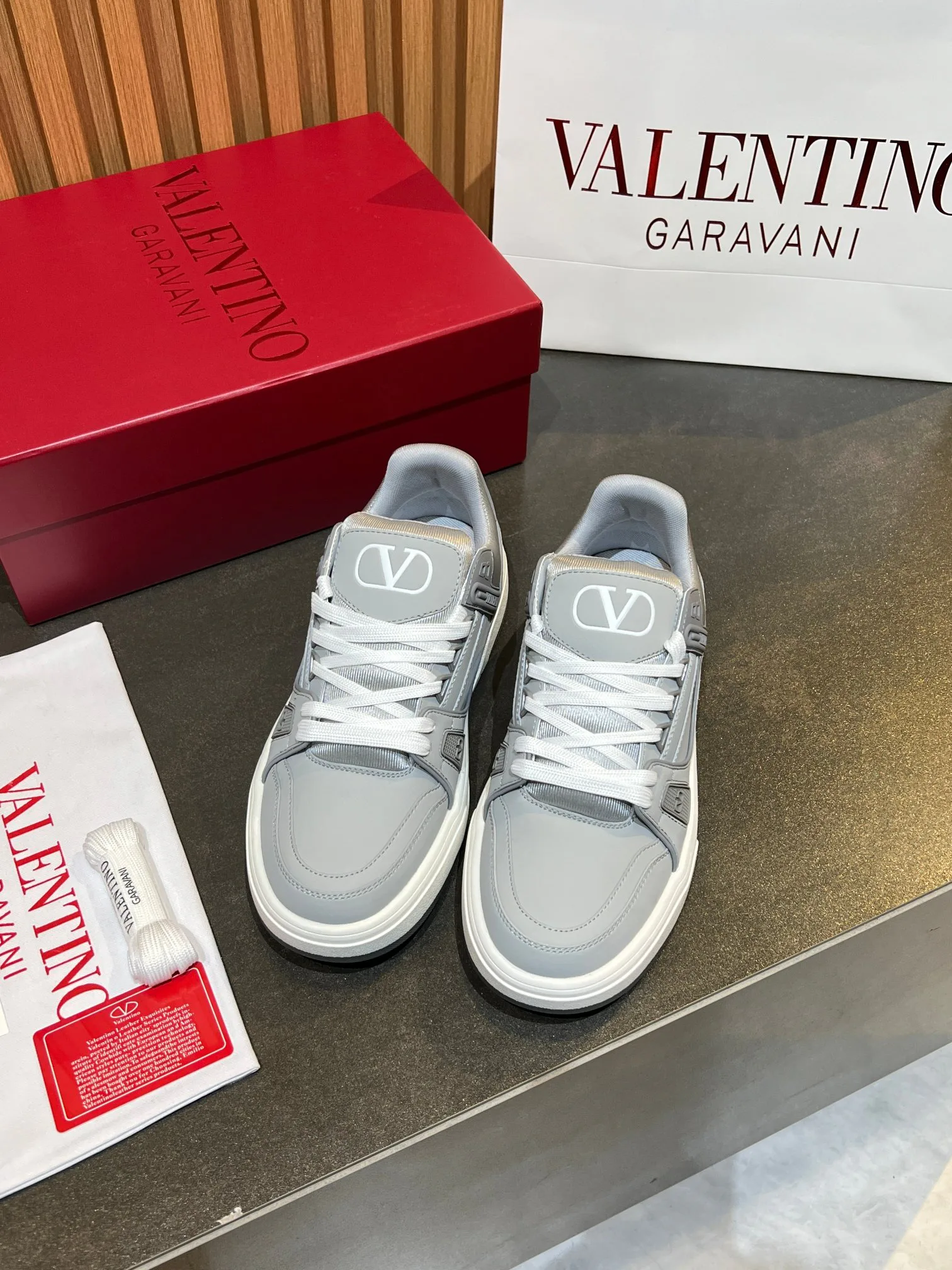 Кроссовки Женские Valentino 11575956
