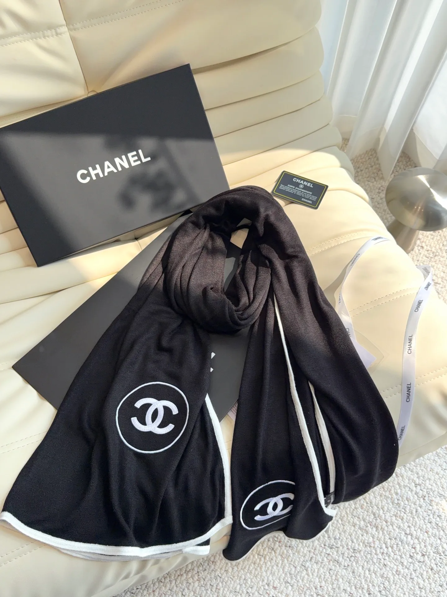 Шарфы Chanel 18675760