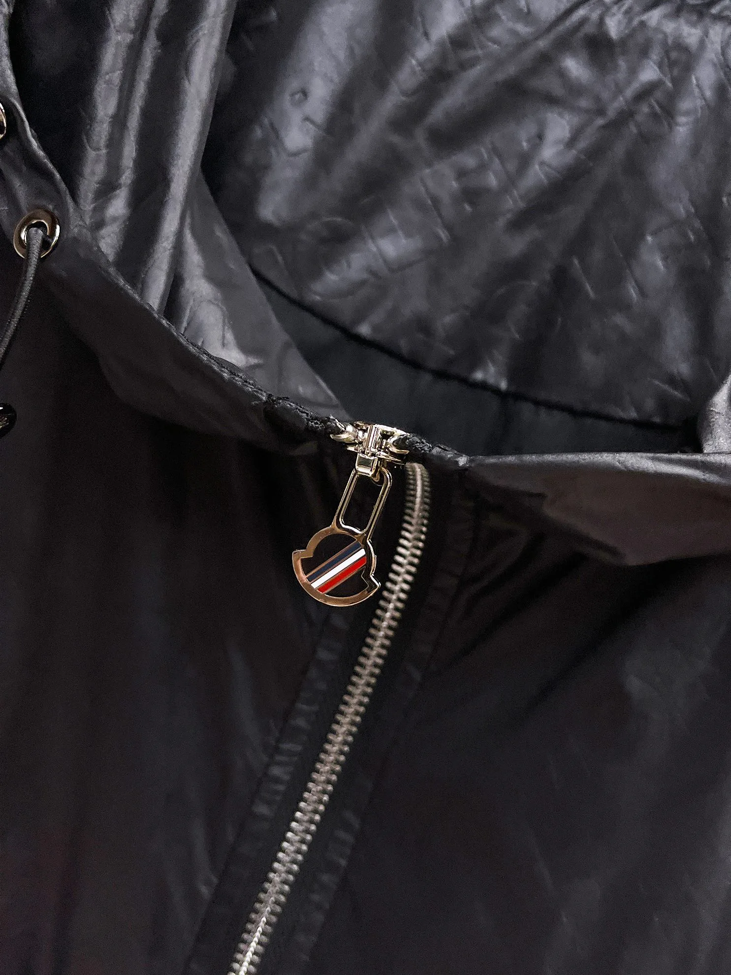 Куртки И Пуховики Мужские Moncler 18197236