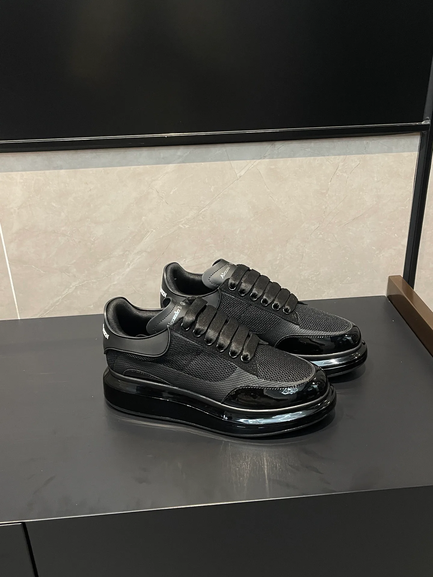 Кроссовки Женские Alexander Mcqueen 18363957