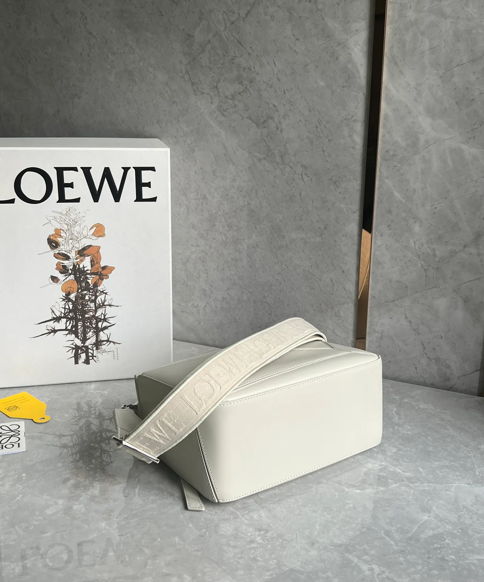 Сумки На Ремне Женские Loewe 10986880