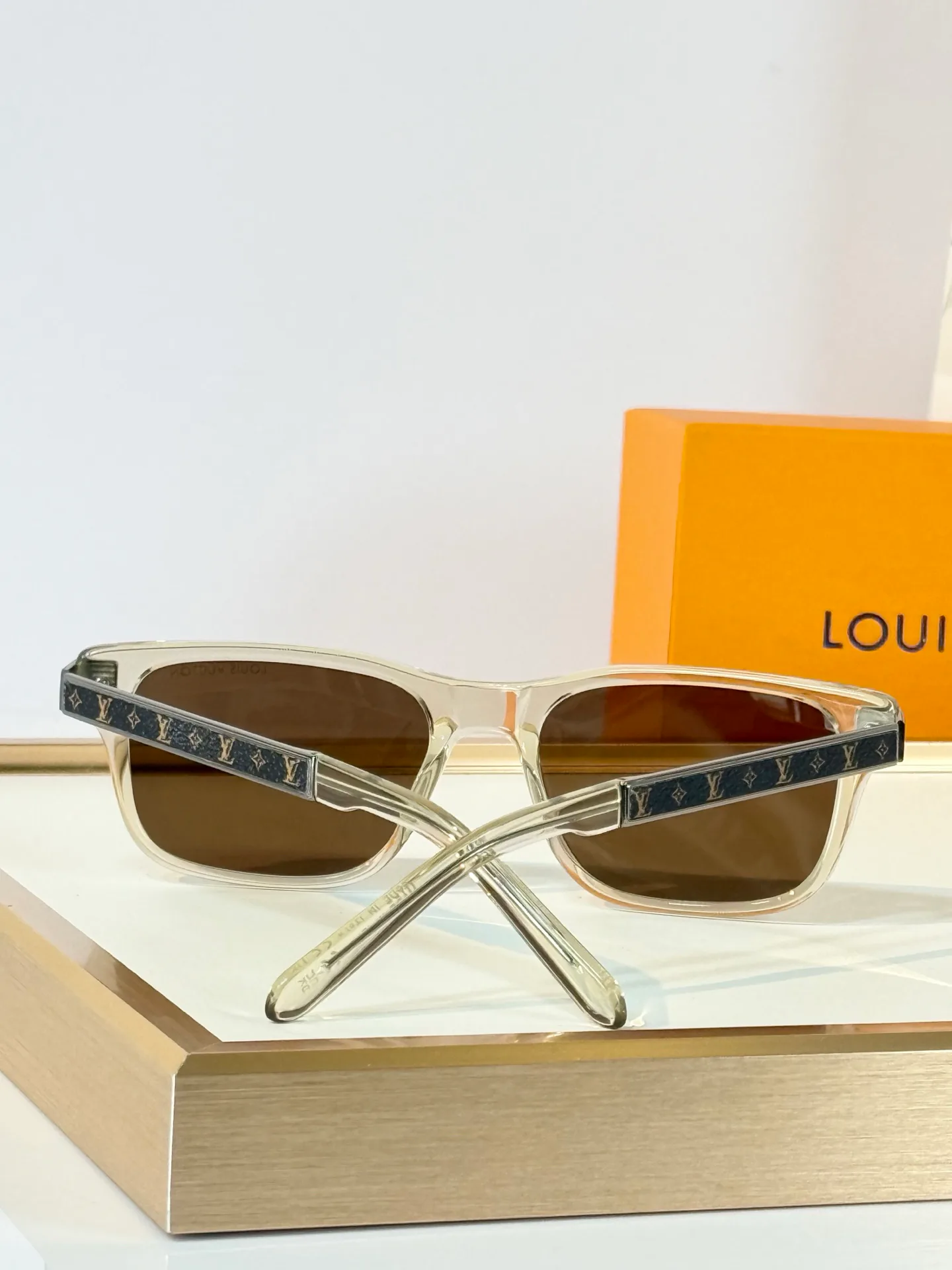 Очки Louis Vuitton 18118140