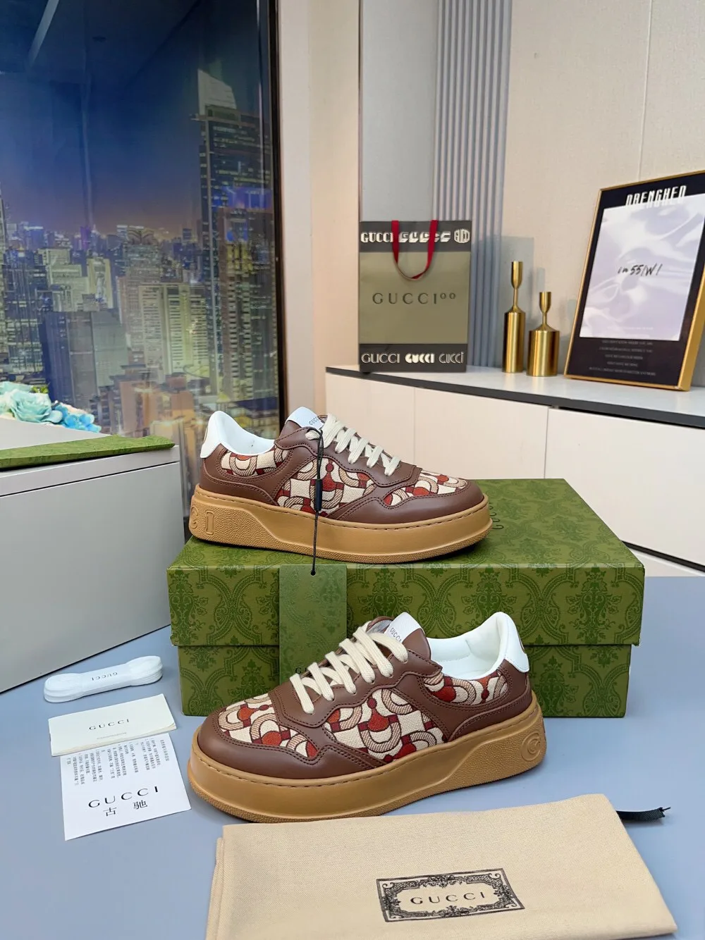 Кроссовки Женские Gucci 18369636