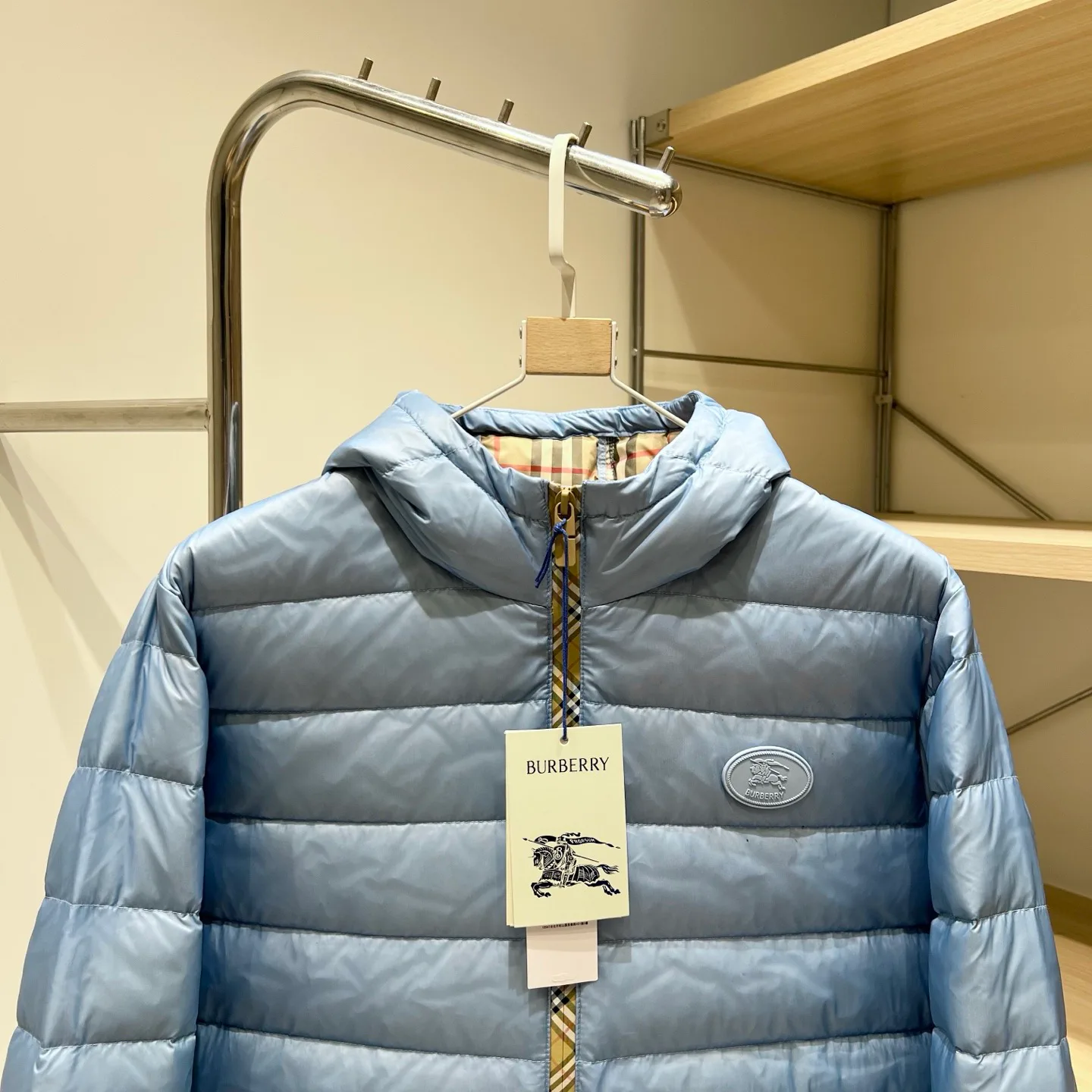 Куртки И Пуховики Женские Burberry 18110900