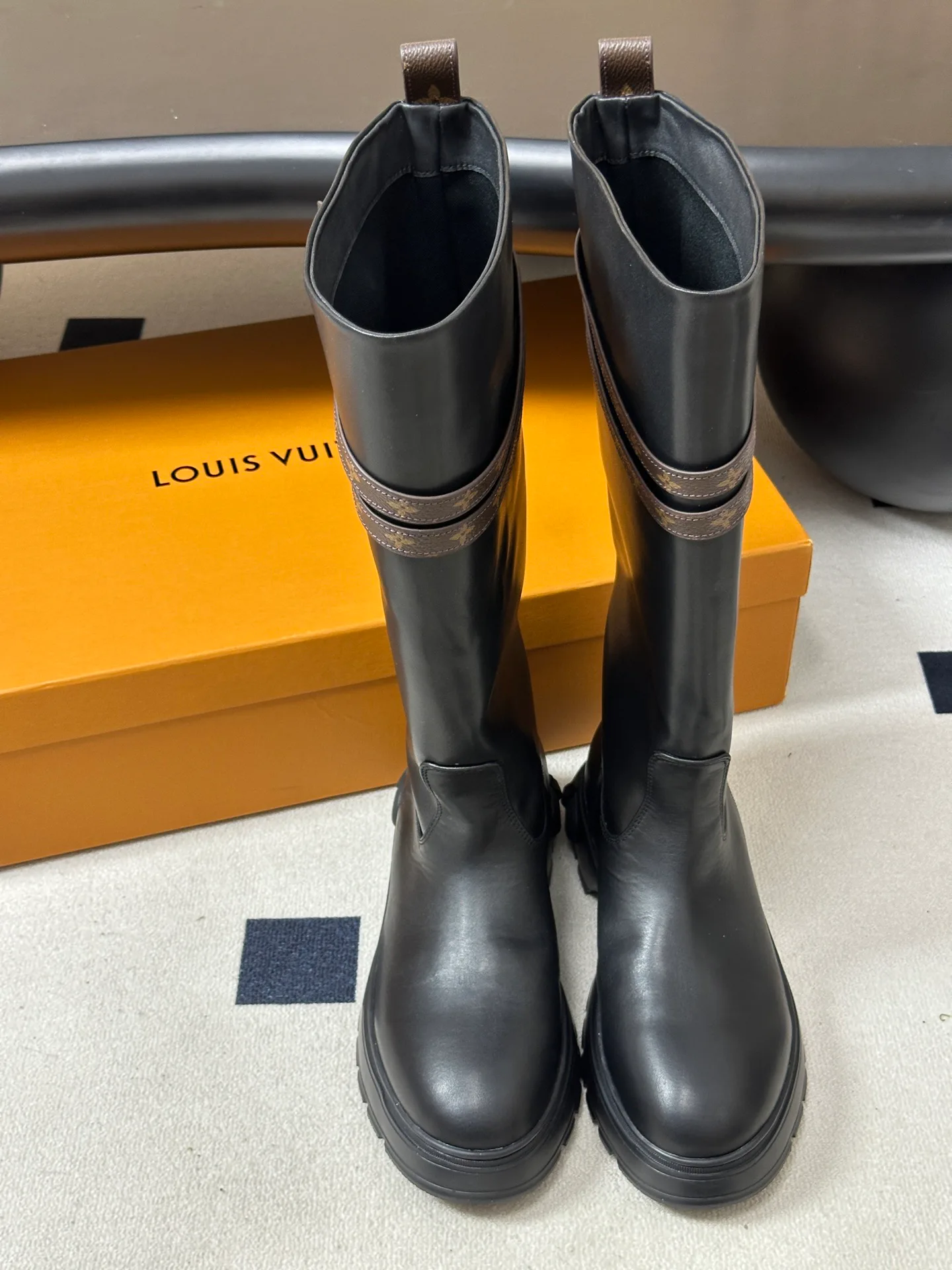 Сапоги Женские Louis Vuitton 19507332