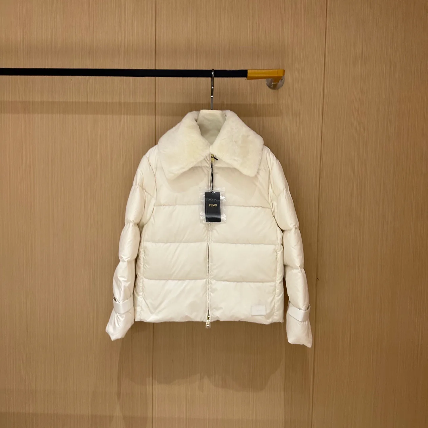 Куртки И Пуховики Женские Fendi 612045