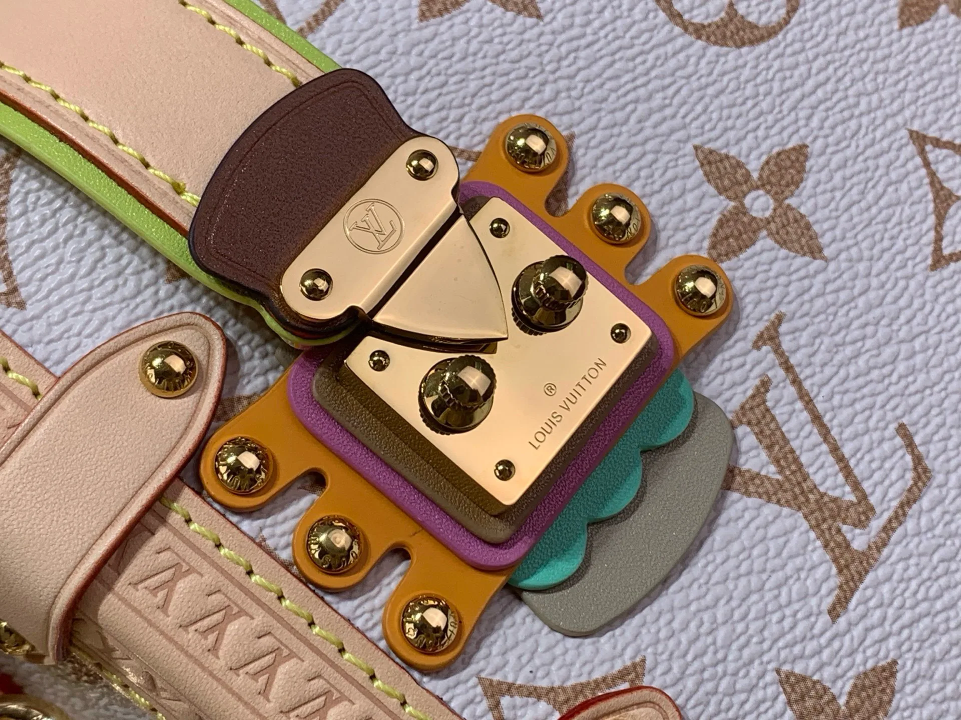 Классические Сумки Женские Louis Vuitton 17590126