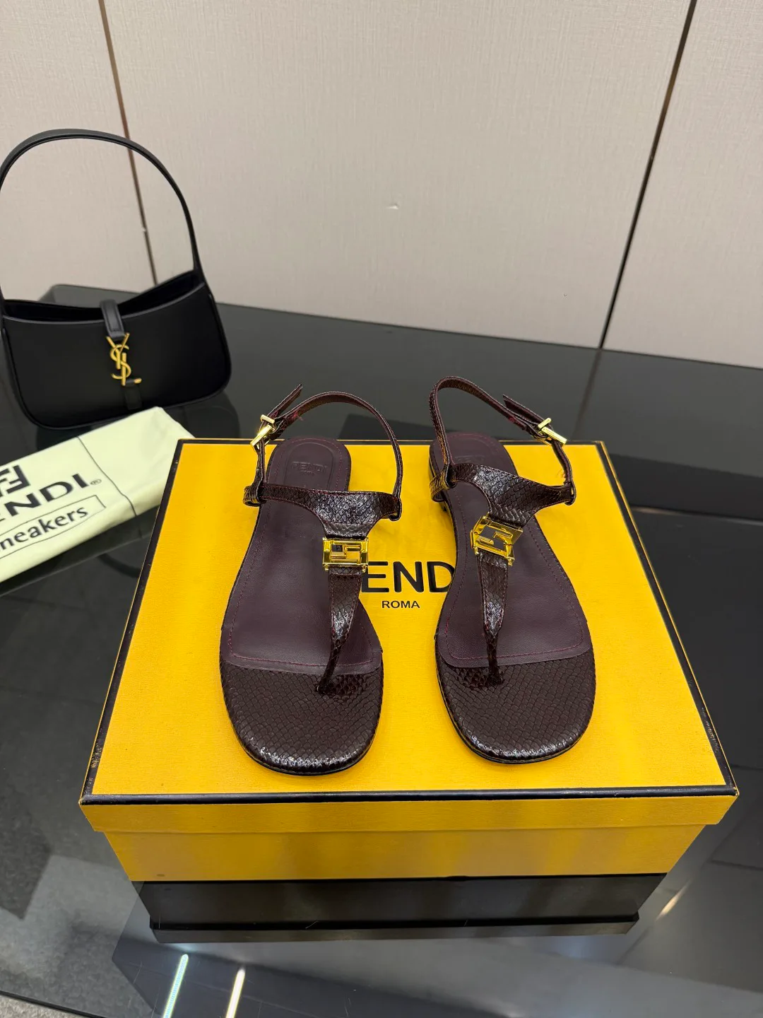 Сандалии Женские Fendi 5052107