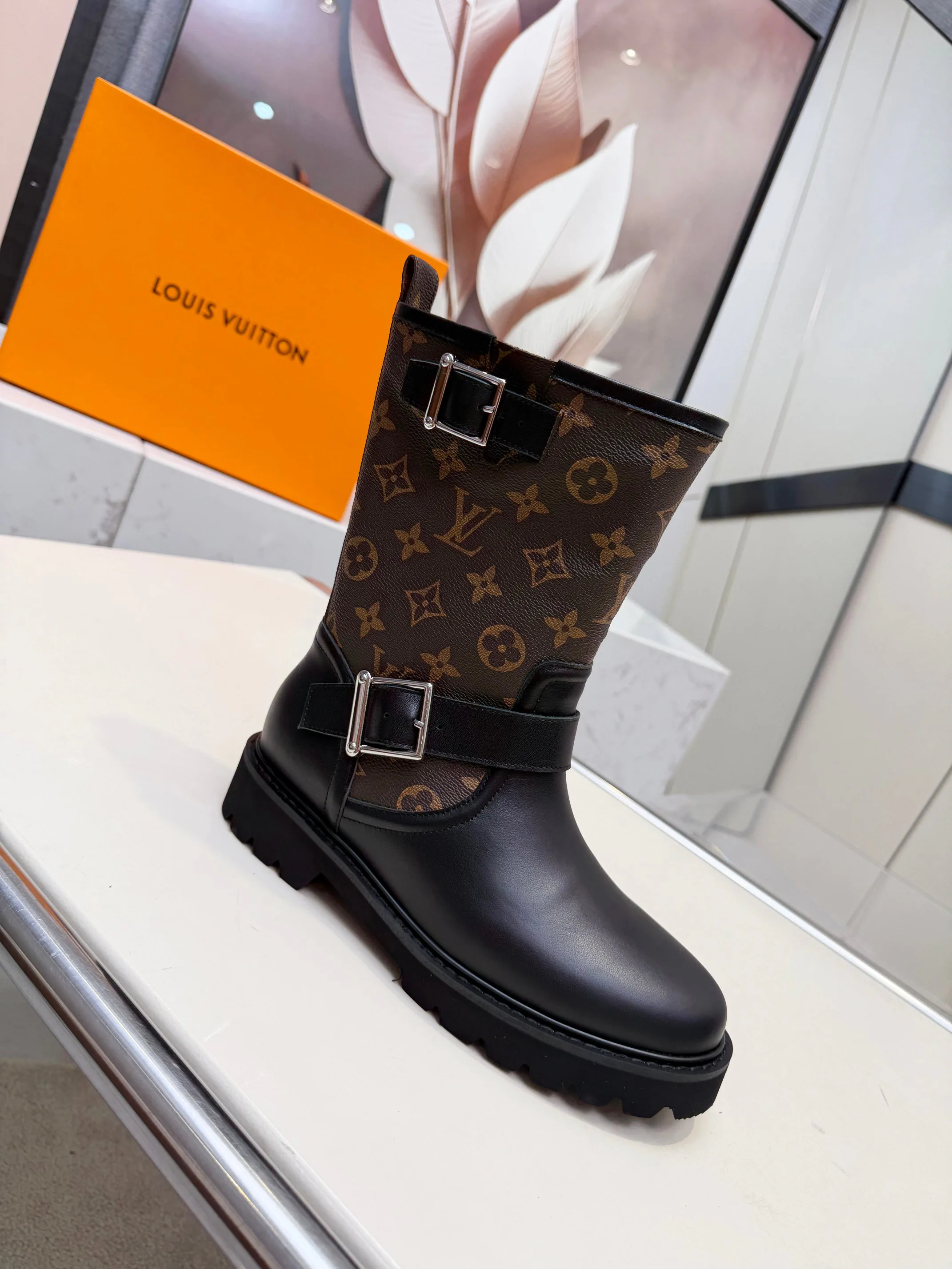 Ботинки Женские Louis Vuitton 19597243