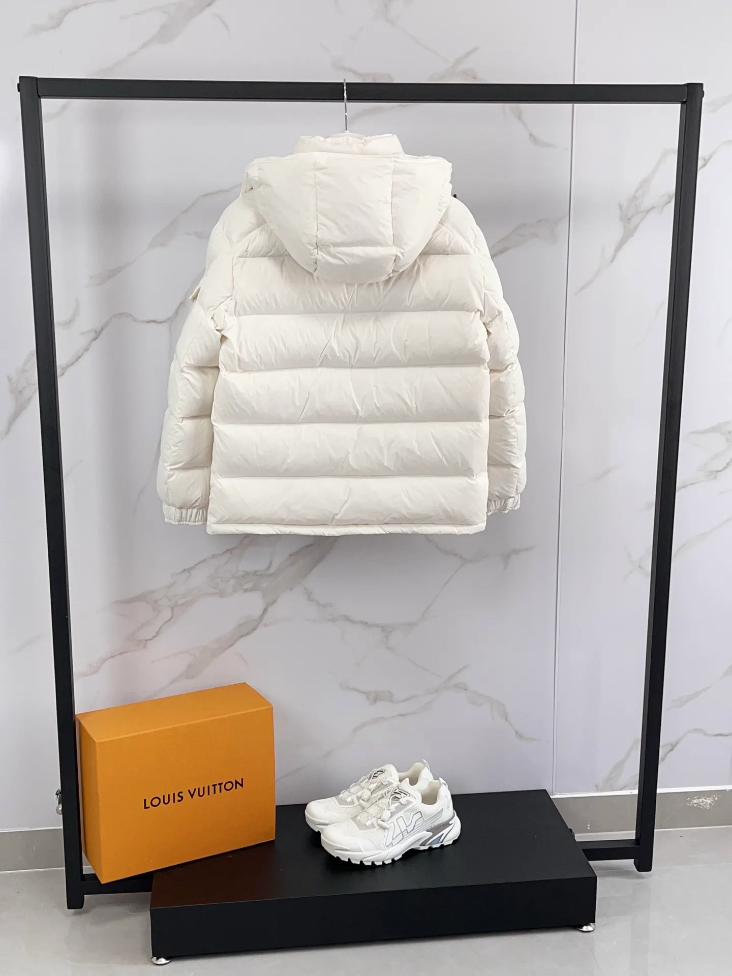 Куртки И Пуховики Женские Moncler 18391727