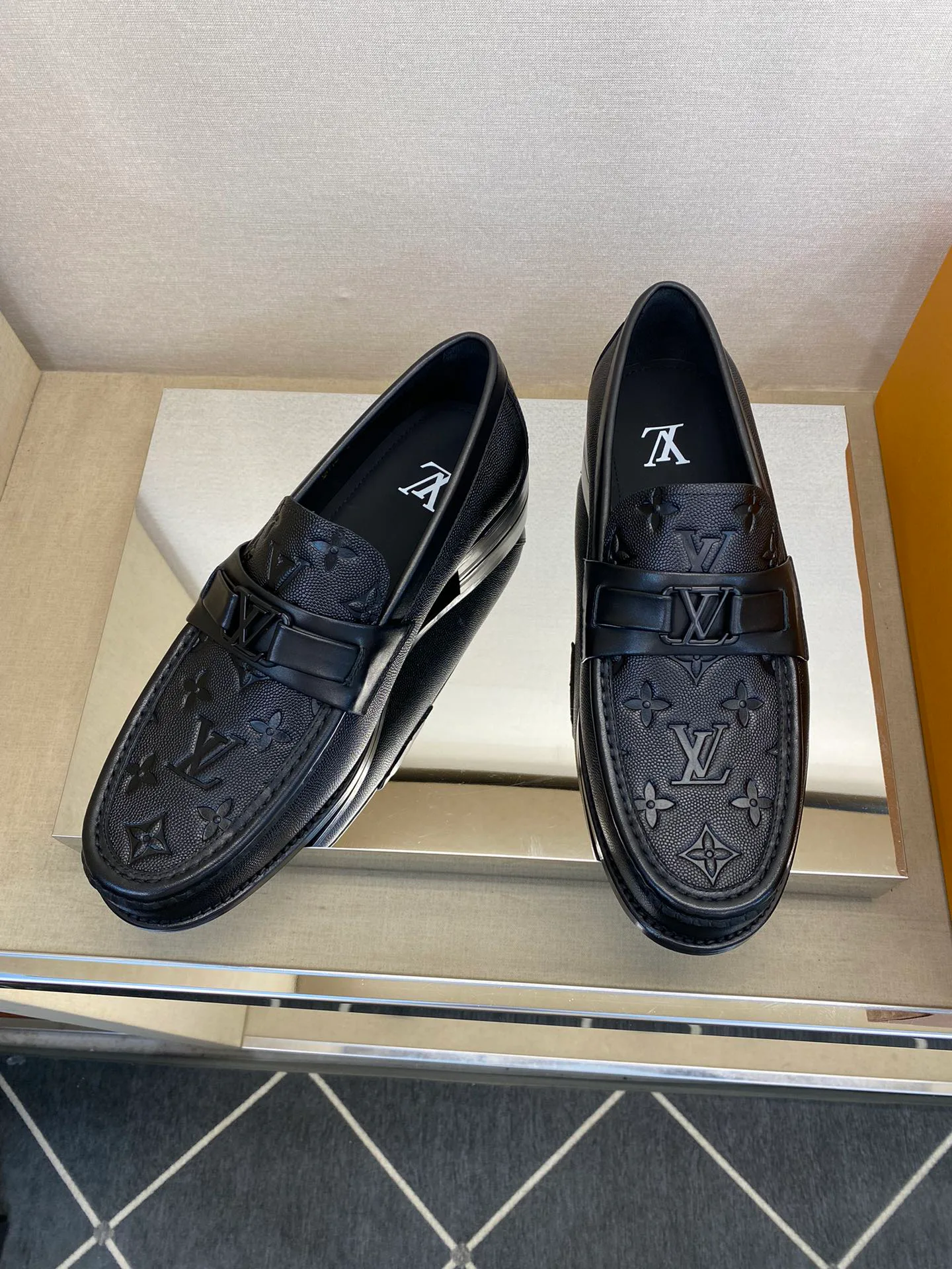 Лоферы И Туфли Мужские Louis Vuitton 18079161