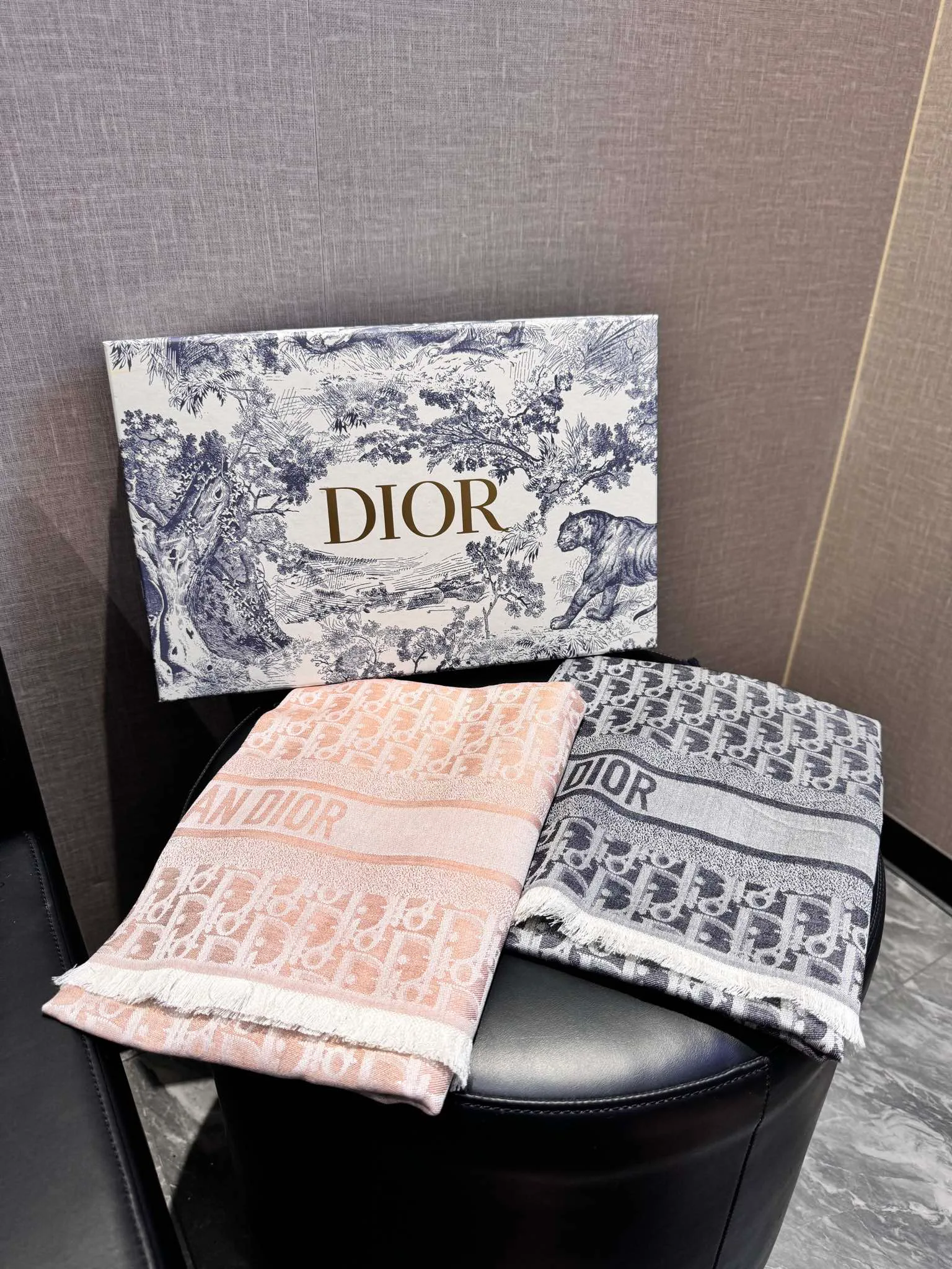 Шарфы Christian Dior 18627376