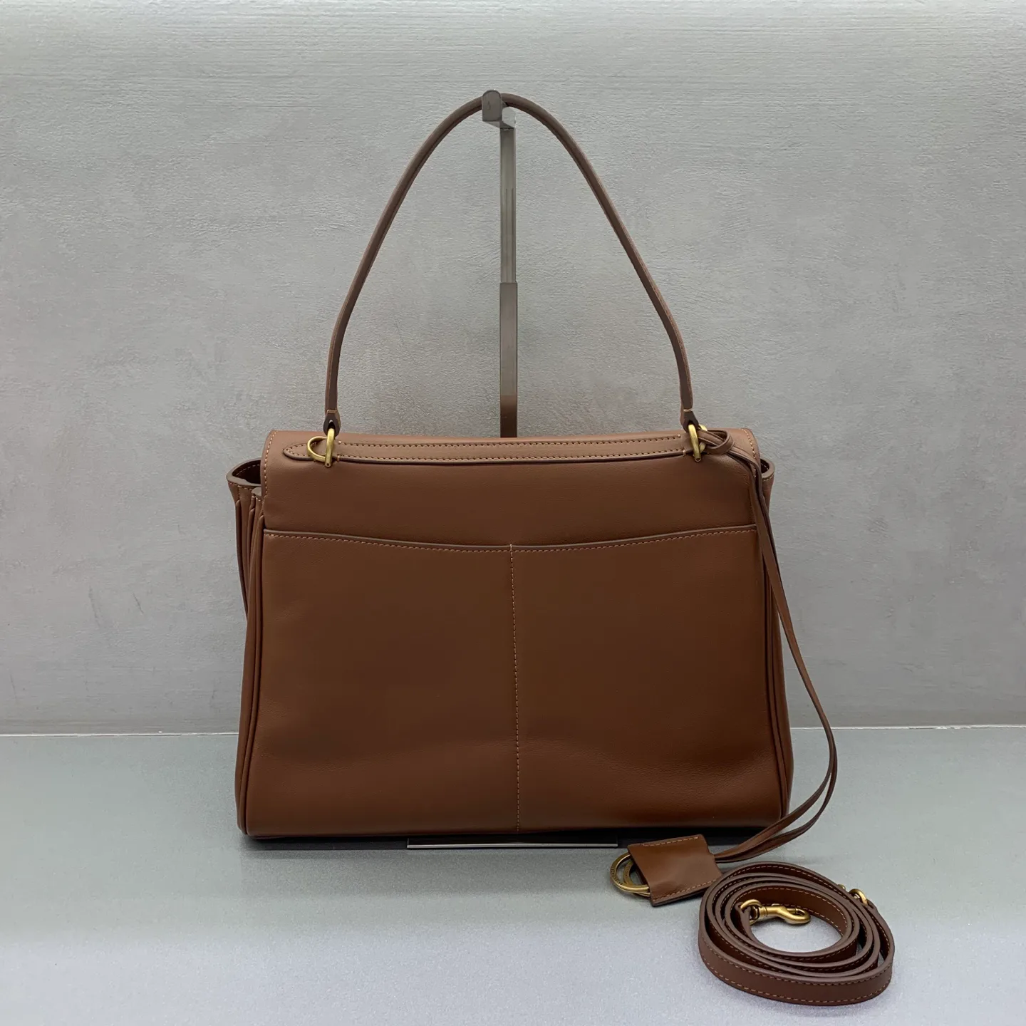 Классические Сумки Женские Balenciaga 18136466