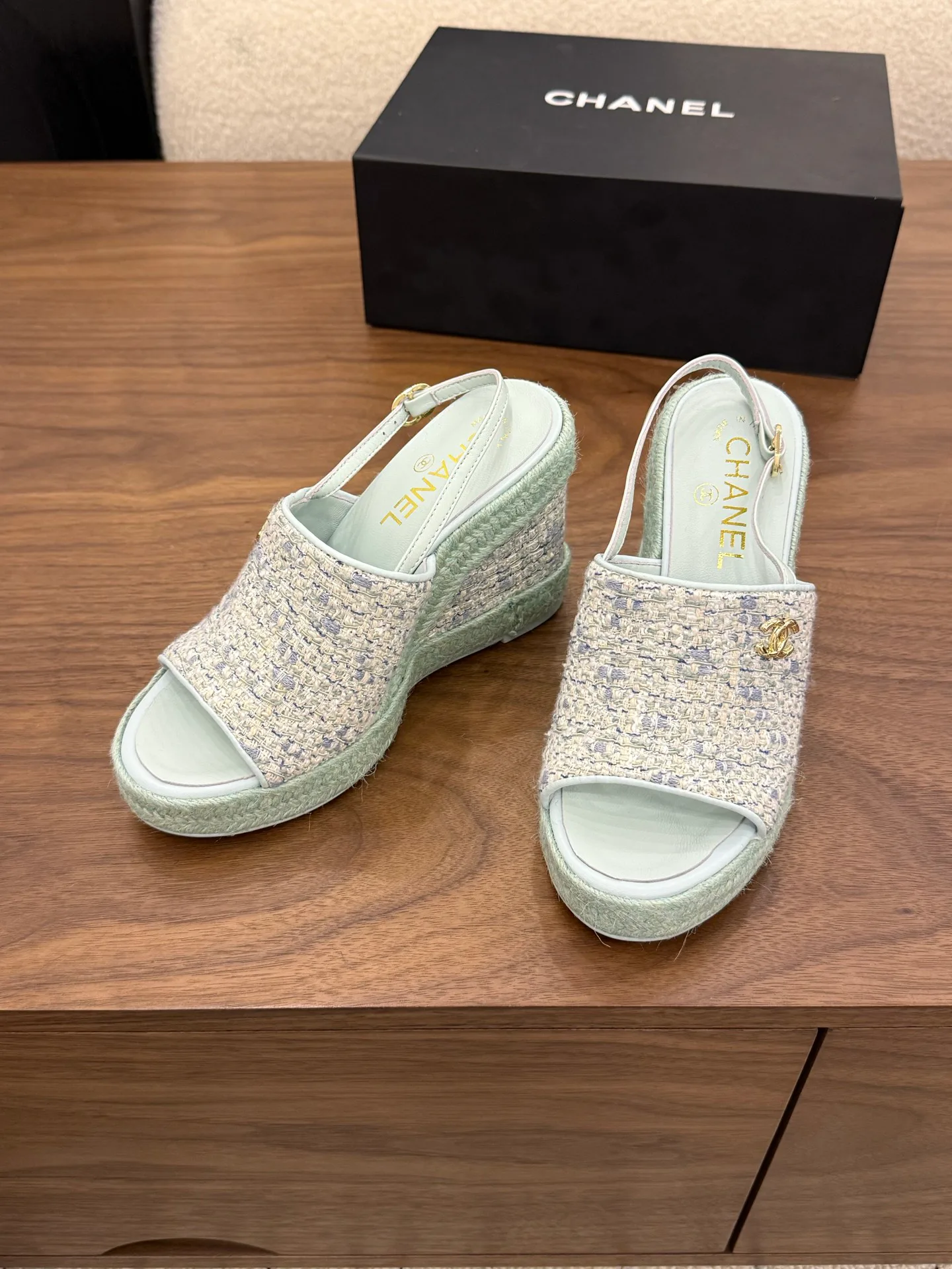 Босоножки Женские Chanel 13444915