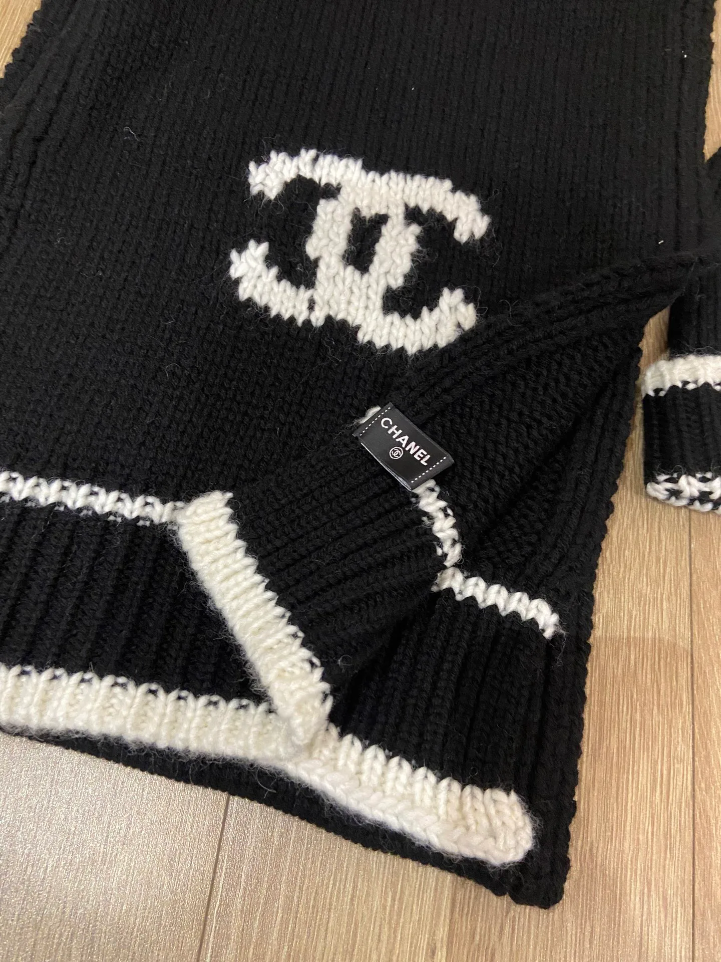 Шарфы Chanel 18088244