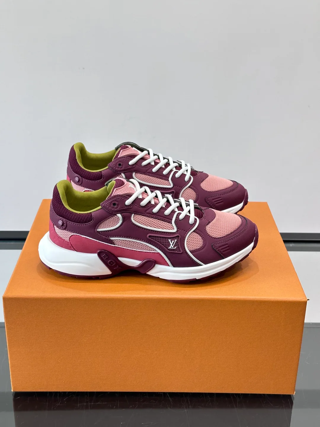 Кроссовки Женские Louis Vuitton 12961528