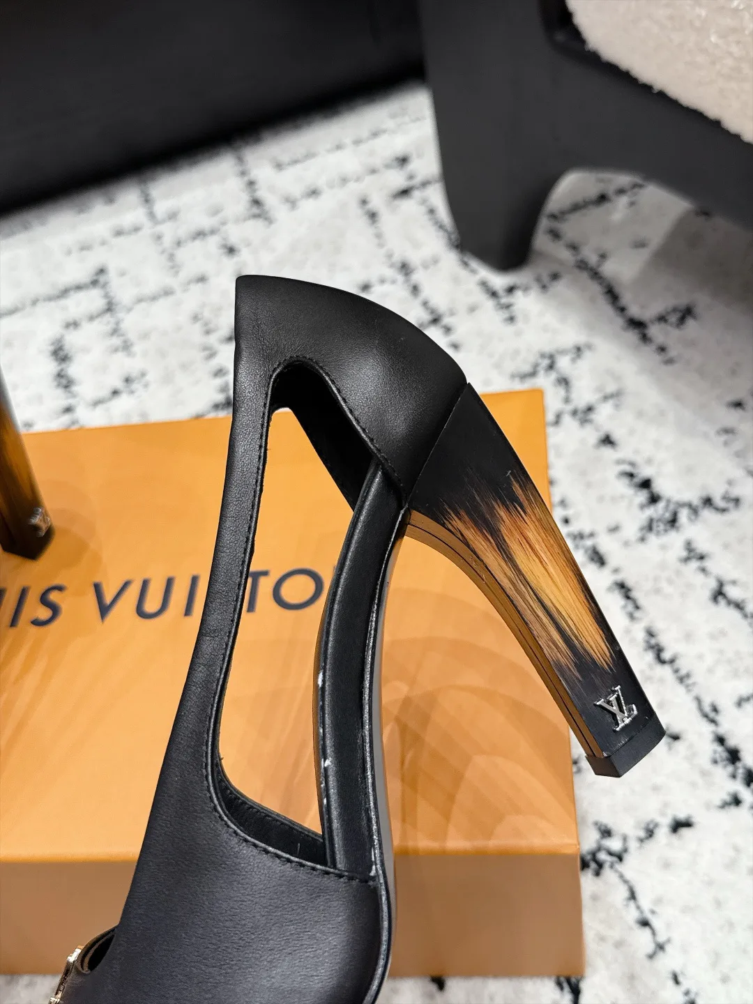 Туфли Женские Louis Vuitton 18505538
