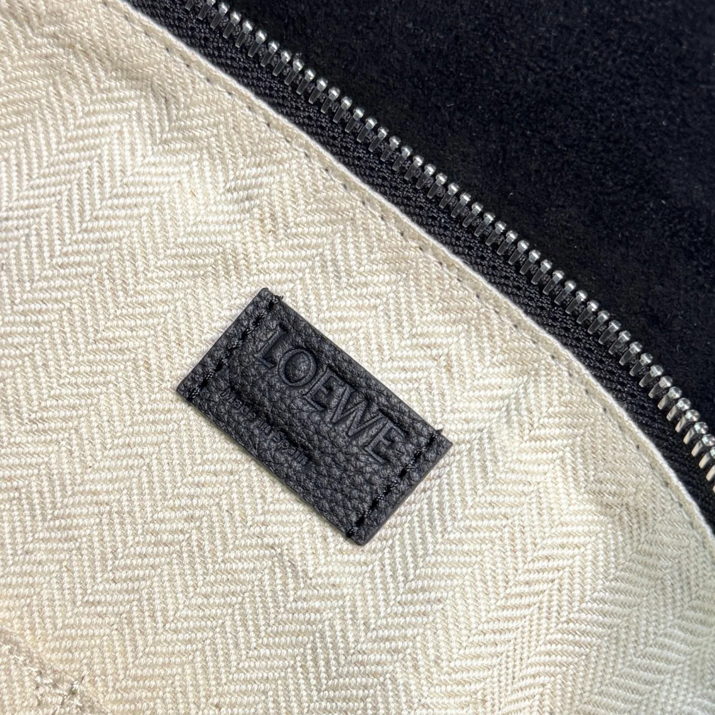 Классические Сумки Женские Loewe 18030346