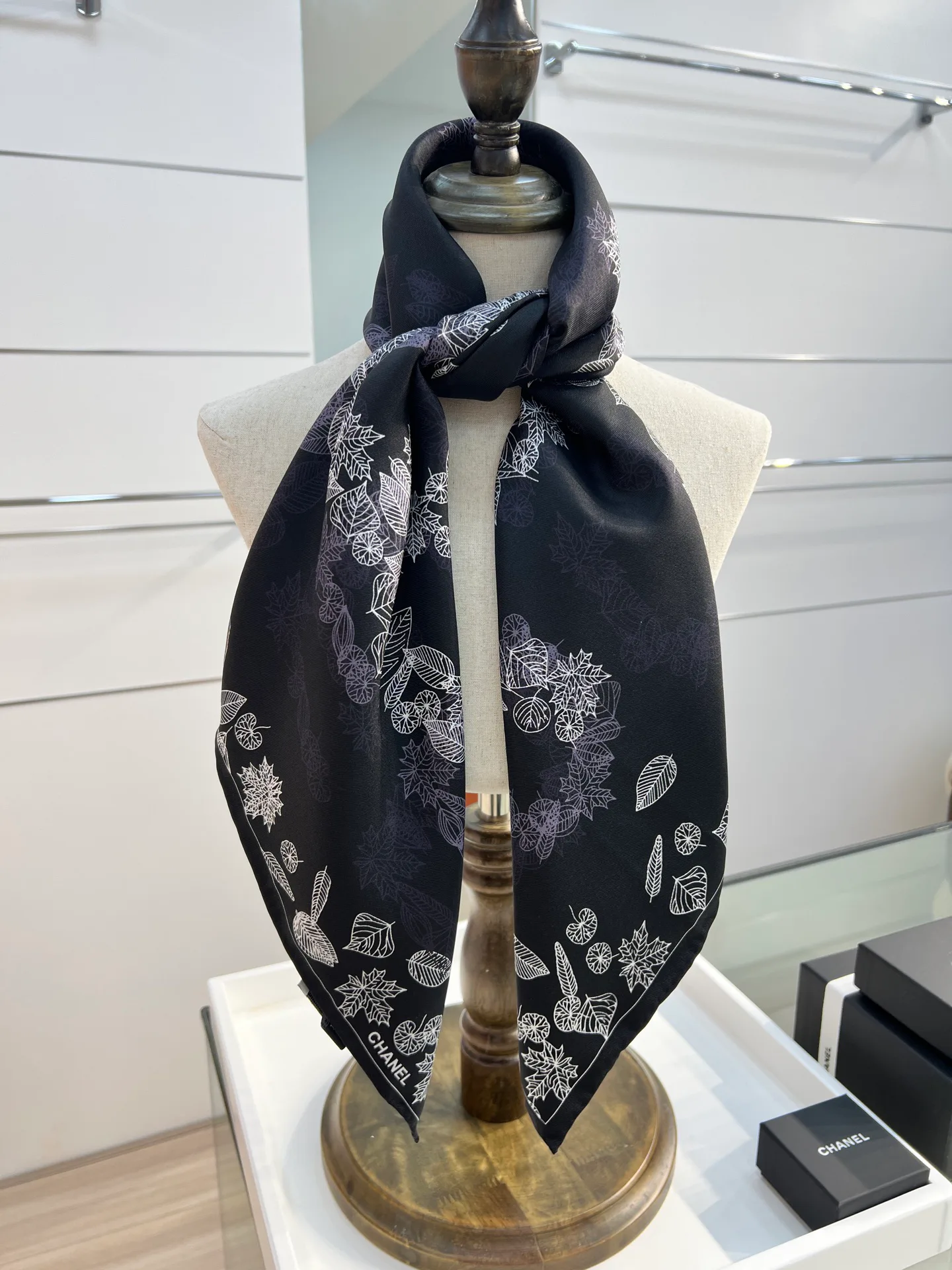 Платки Chanel 351425