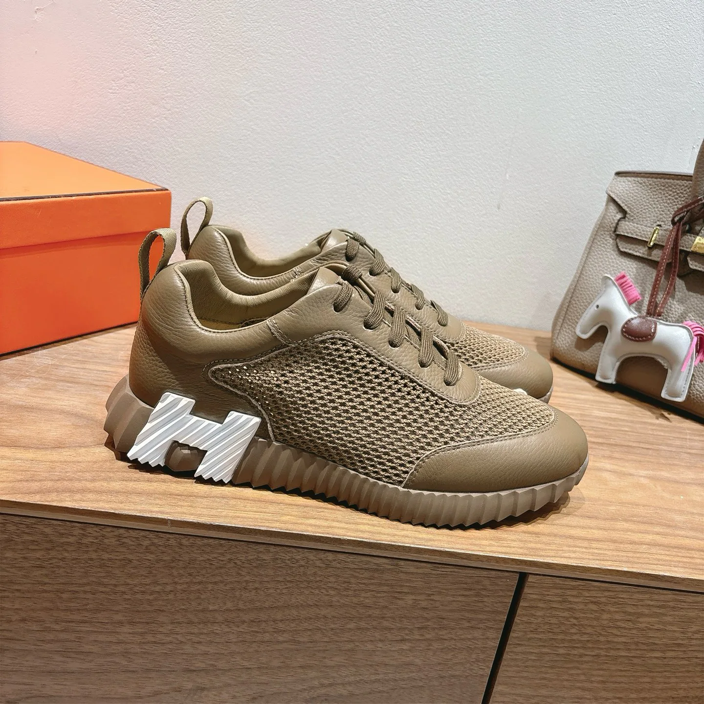 Кроссовки Женские Hermes 9915117