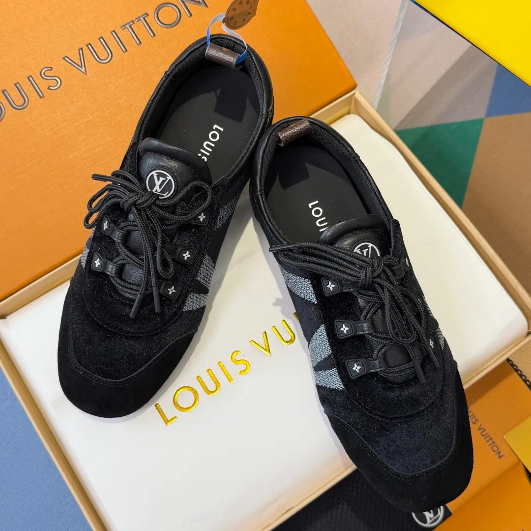 Кроссовки Женские Louis Vuitton 4304561