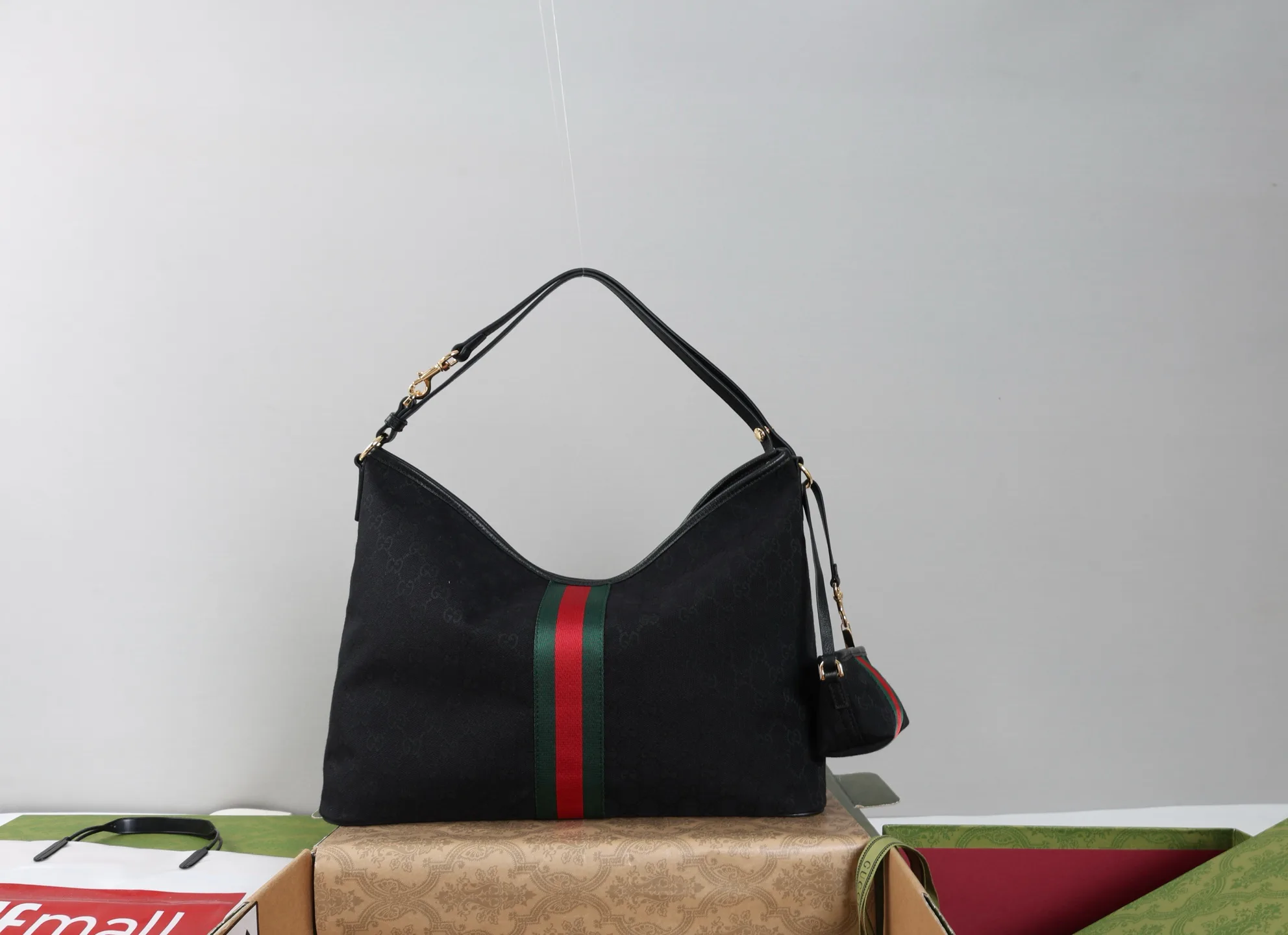 Классические Сумки Женские Gucci 18250602
