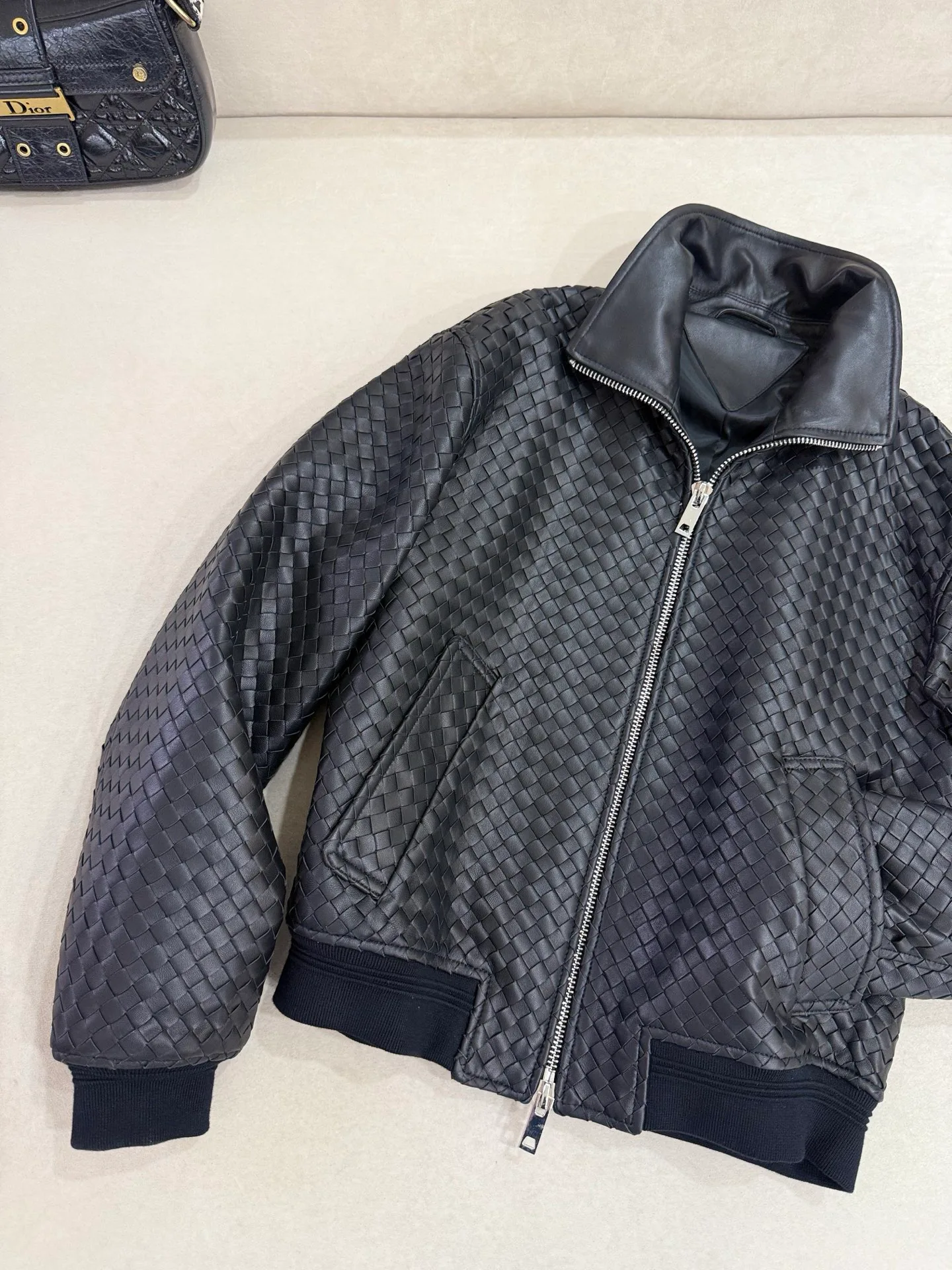 Кожаные Куртки И Дублёнки Женские Bottega Veneta 18208783