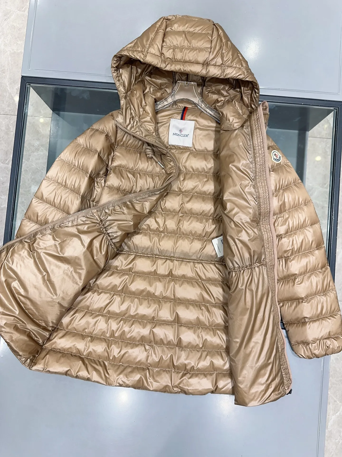Куртки И Пуховики Женские Moncler 19307064