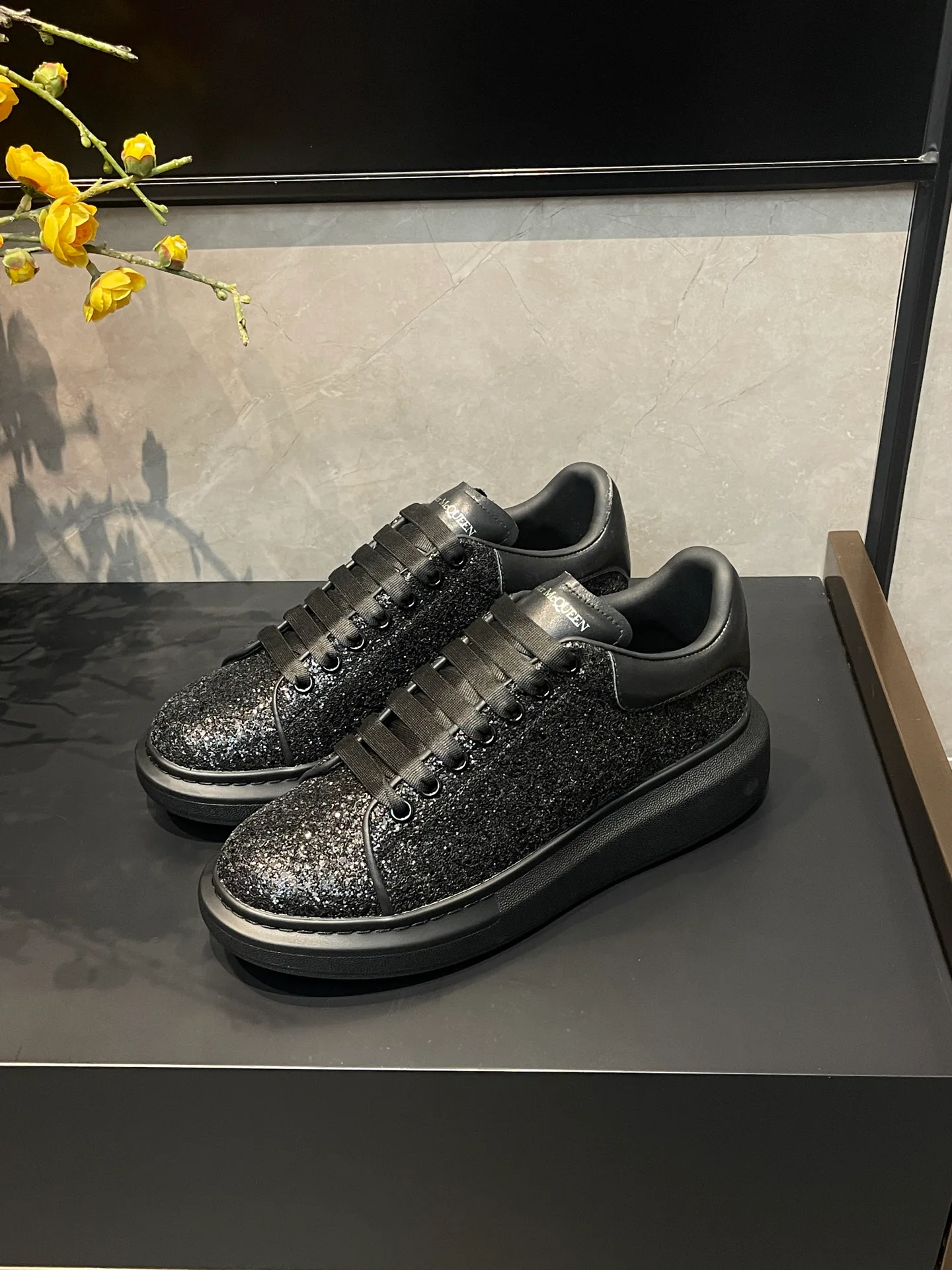 Кроссовки Женские Alexander Mcqueen 17827928