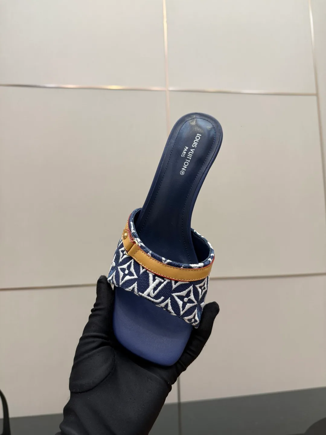 Босоножки Женские Louis Vuitton 1874541