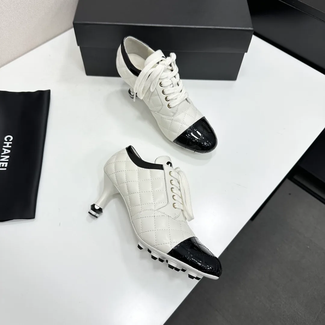 Кроссовки Женские Chanel 18436128