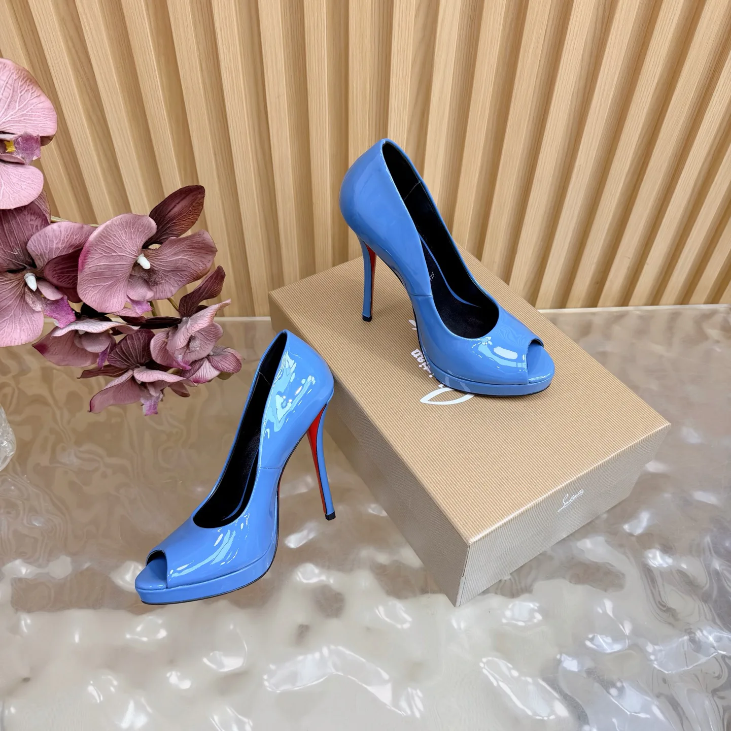 Босоножки Женские Christian Louboutin 9707817