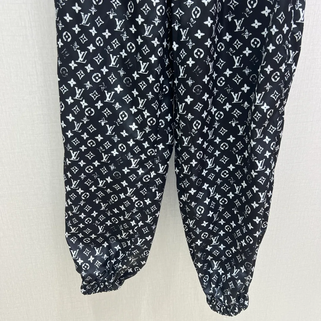 Костюмы Женские Louis Vuitton 1010669