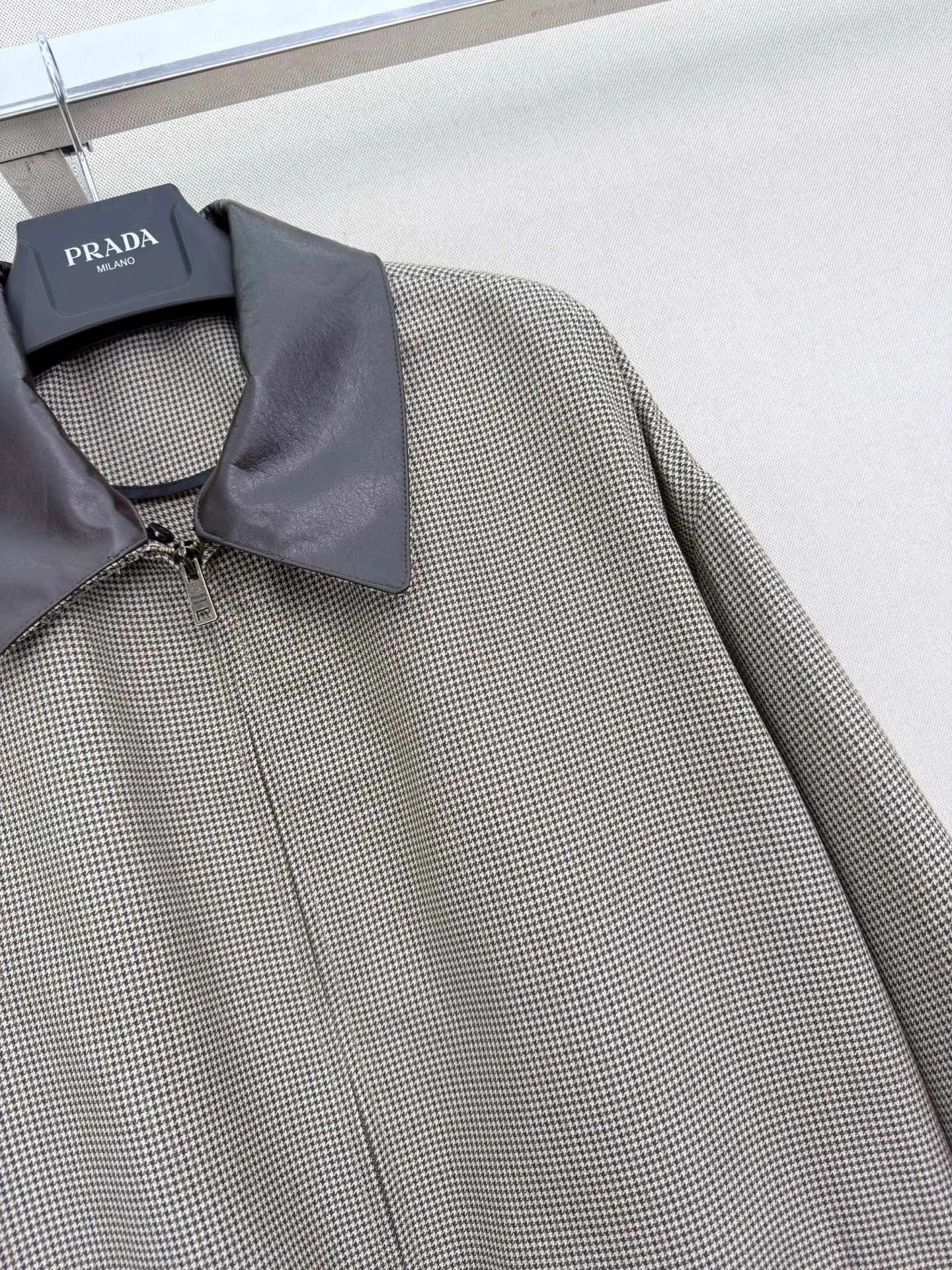 Куртки И Пуховики Женские Prada 18023374