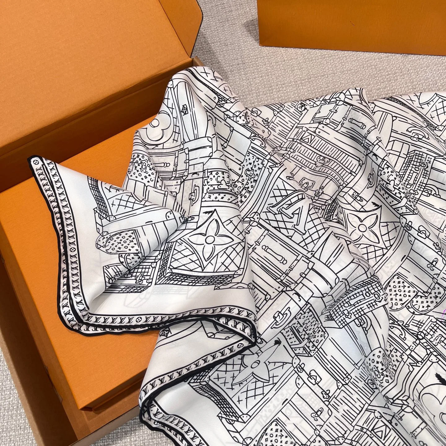 Платки Louis Vuitton 14709673
