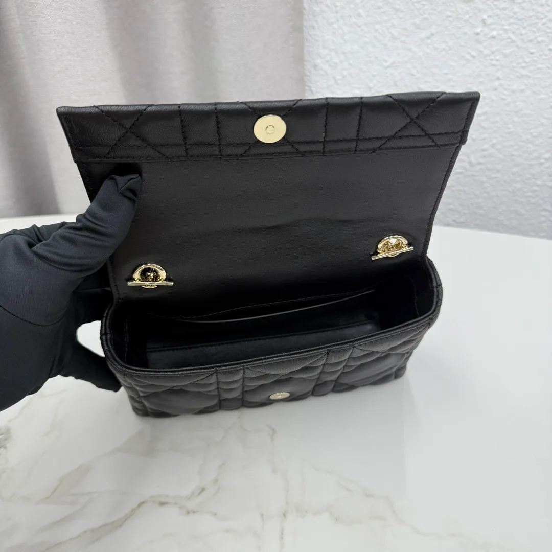 Классические Сумки Женские Christian Dior 16848243
